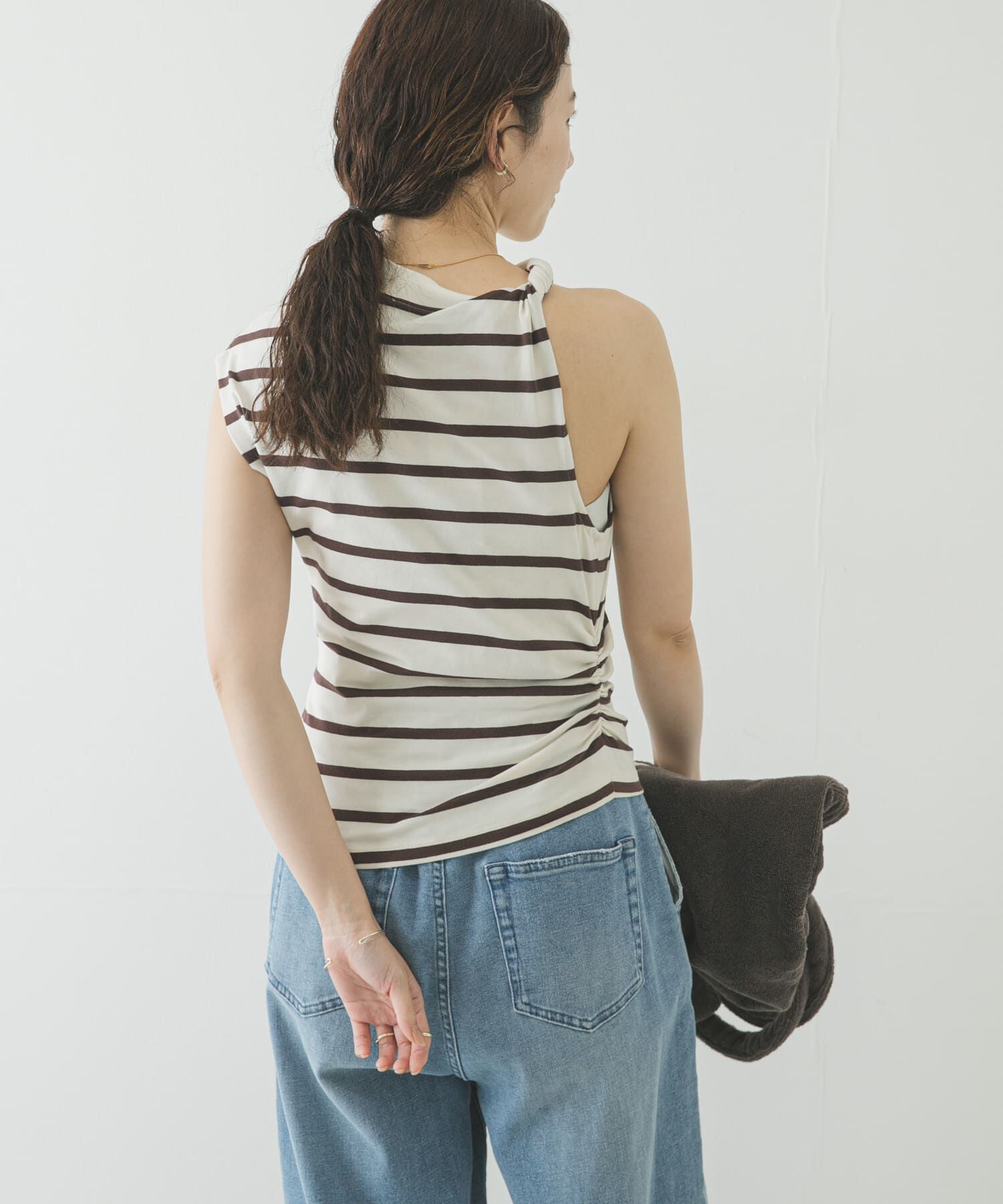 URBAN RESEARCH「ESTHE　STRIPE TWIST ASYMMETRIC T-SHIRTS」|Tシャツ・カットソー|
