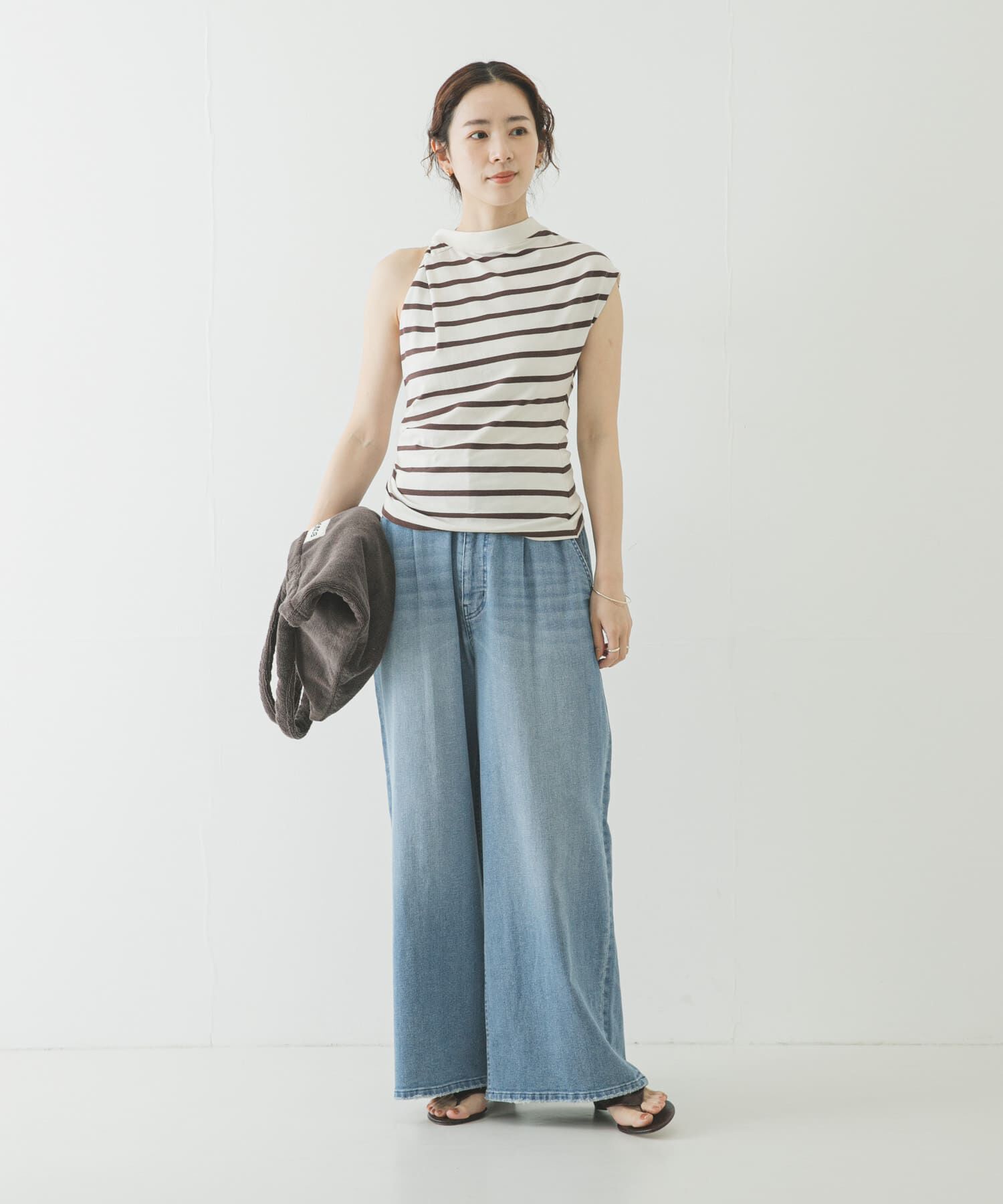 URBAN RESEARCH「ESTHE　STRIPE TWIST ASYMMETRIC T-SHIRTS」|Tシャツ・カットソー|