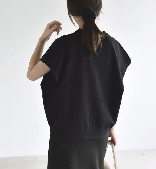 quaranciel「〈洗濯機可能〉ライト ポンチ コンパクト フレンチスリーブ TEE」|Tシャツ・カットソー|ブラック