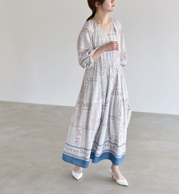 quaranciel「quaranciel:〈洗濯機可能〉フラワー スカーフ プリント Vネック フレア ワンピース」|ワンピース|