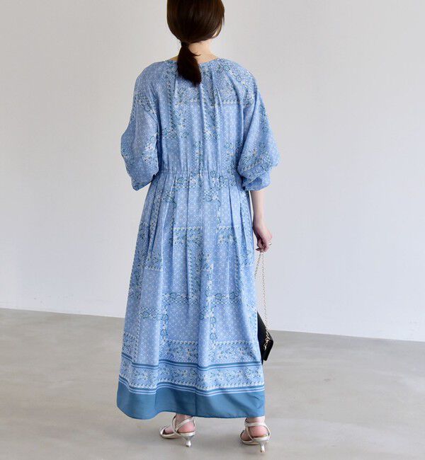 quaranciel「quaranciel:〈洗濯機可能〉フラワー スカーフ プリント Vネック フレア ワンピース」|ワンピース|