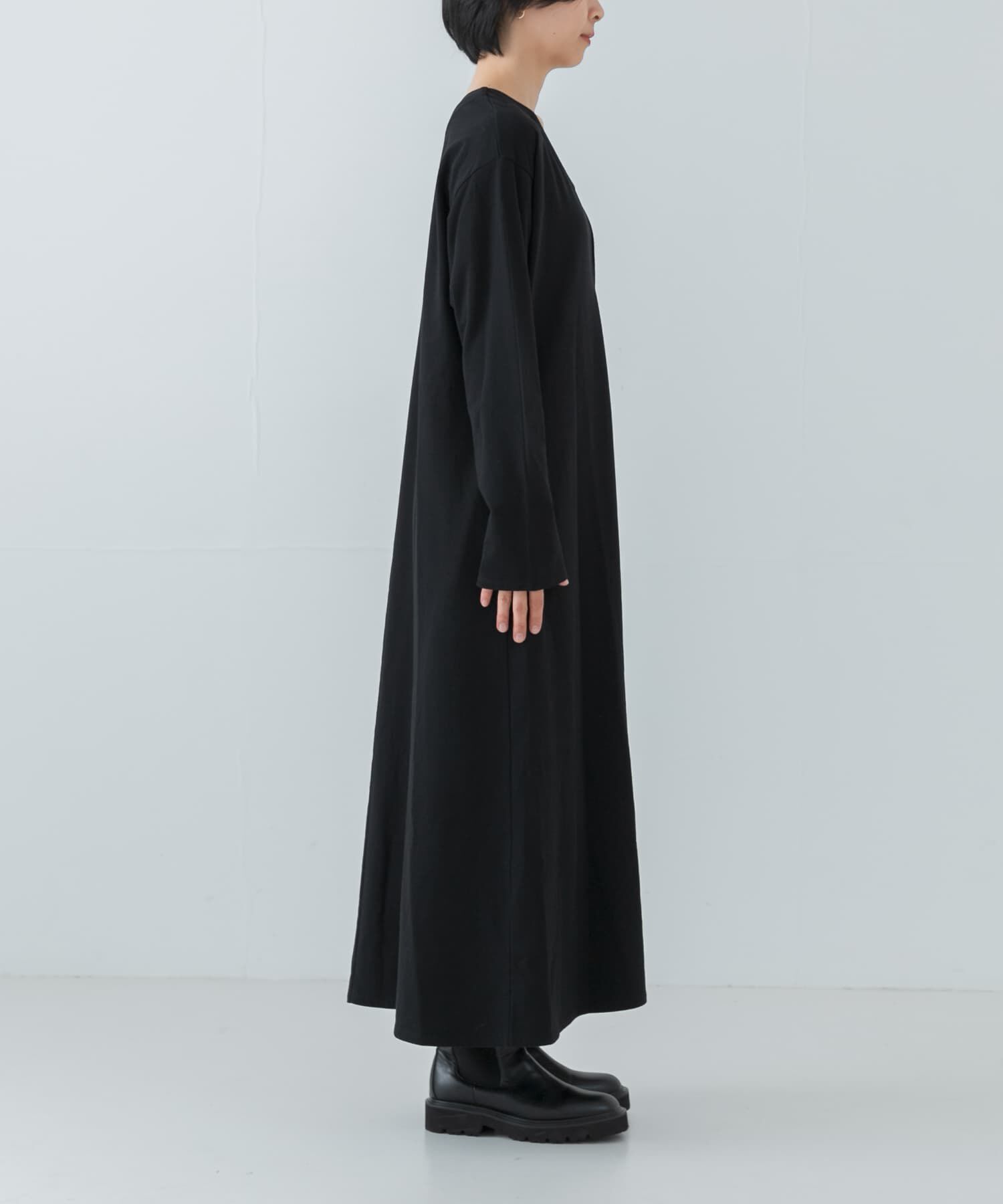 URBAN RESEARCH「『MADE IN JAPAN』Vネックロングワンピース」|ワンピース|