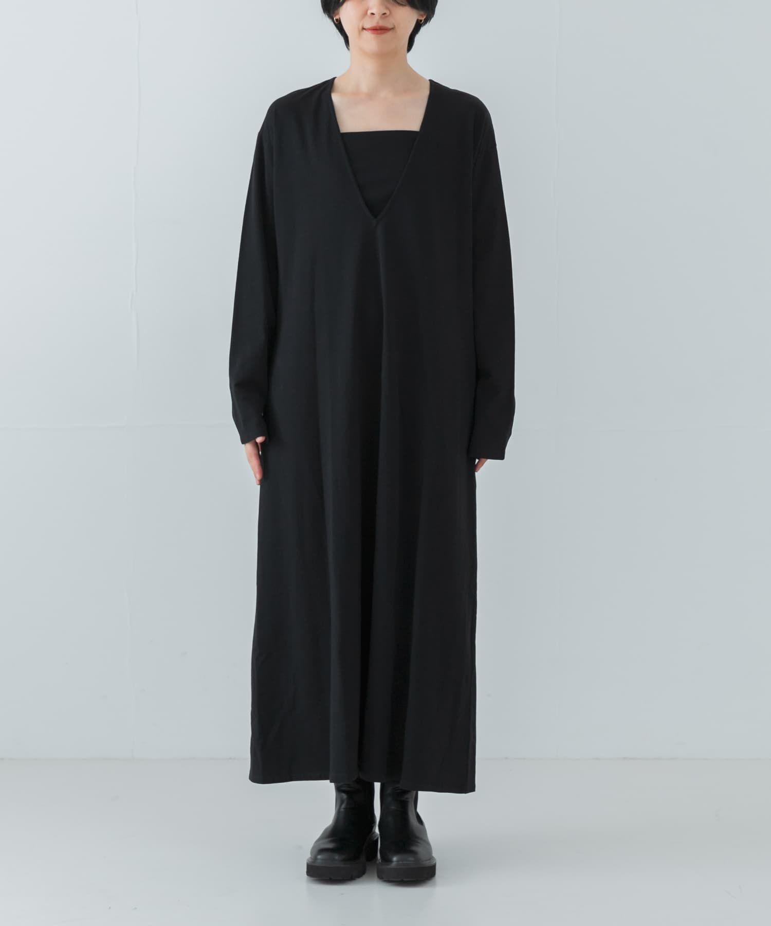 URBAN RESEARCH「『MADE IN JAPAN』Vネックロングワンピース」|ワンピース|