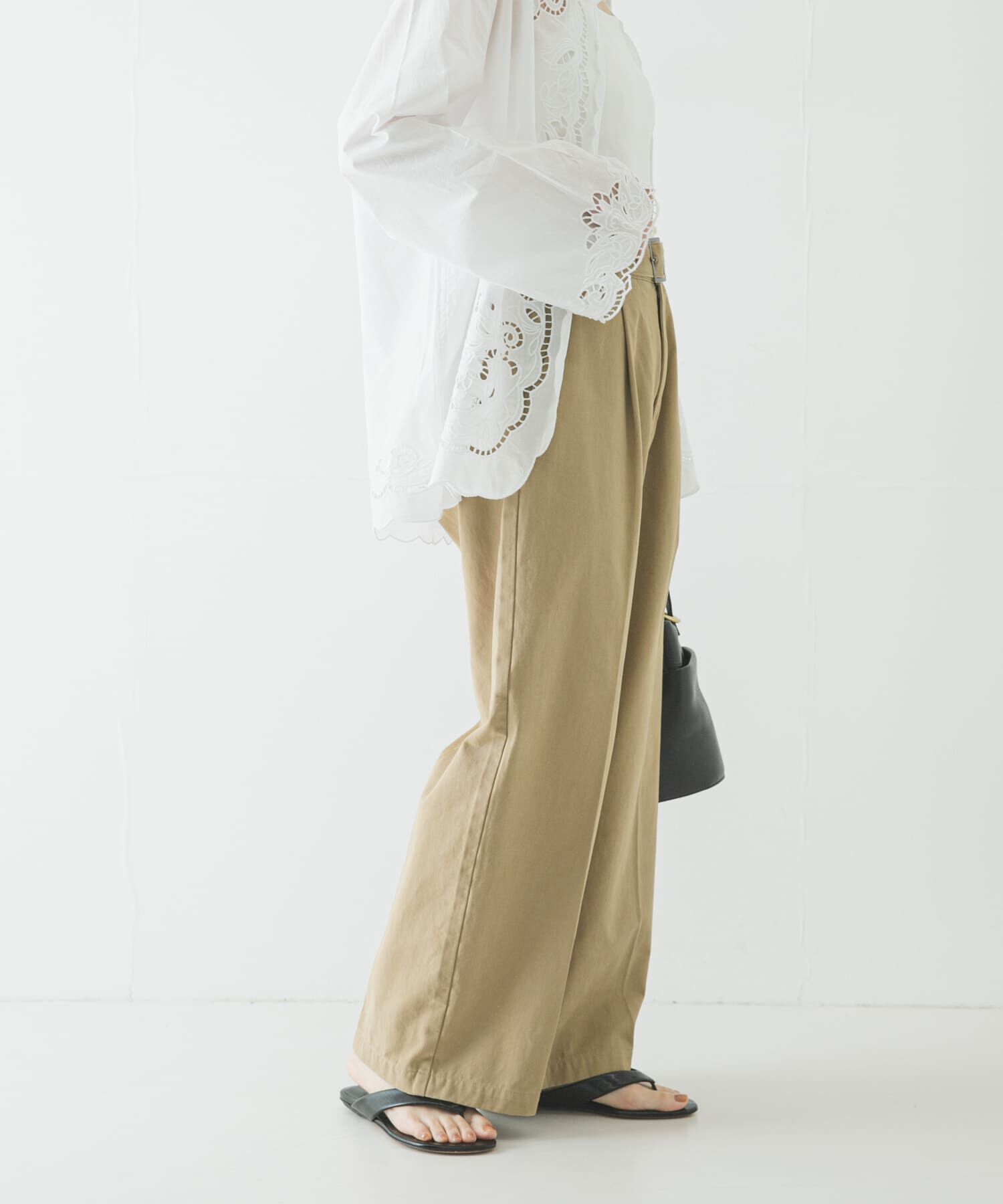 URBAN RESEARCH「『3サイズ展開』ベルト付きタックワイドチノパンツ」|その他|
