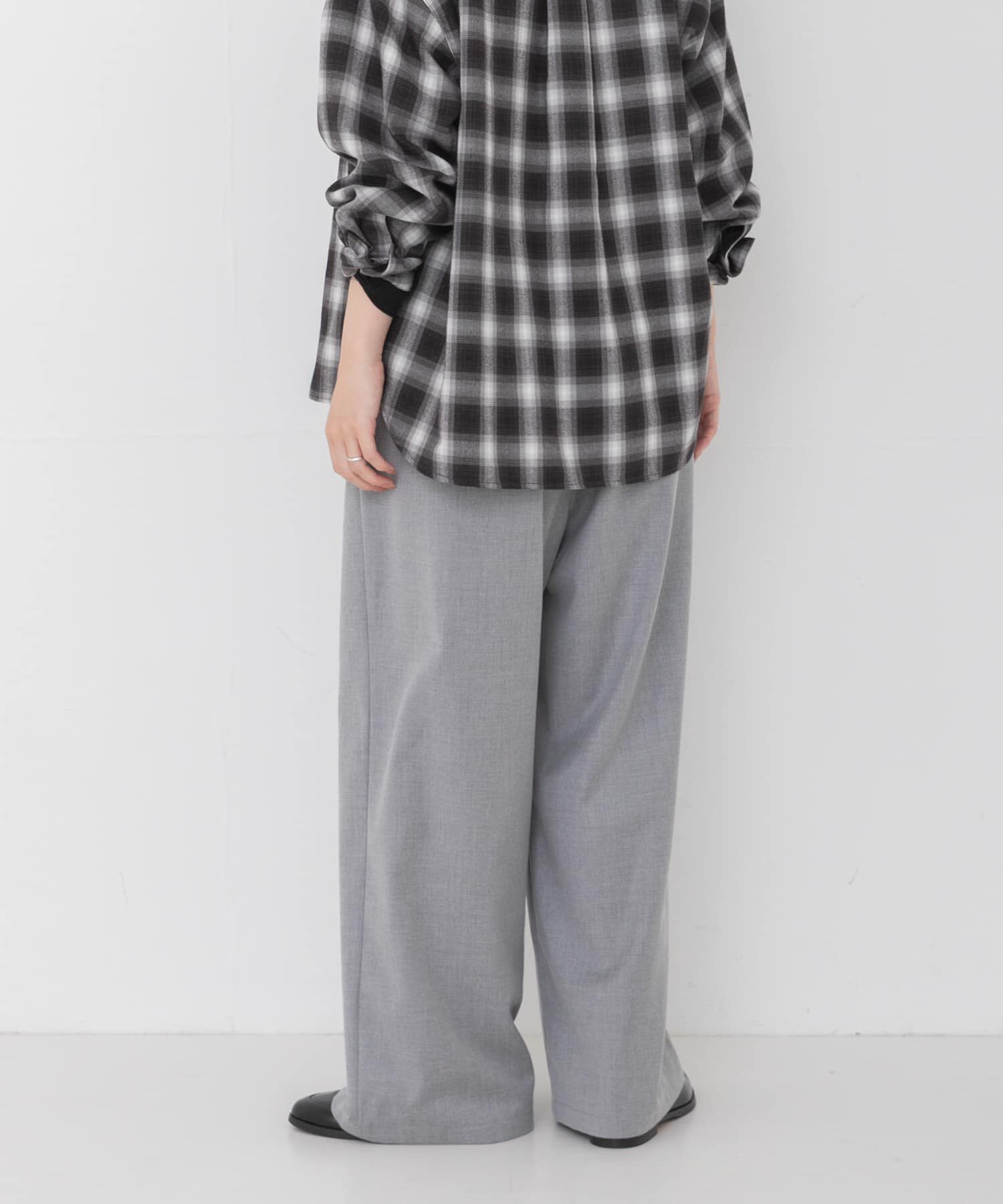 URBAN RESEARCH「『UR TECH SMOOTHLUXE』ウール混タックギャザーストレートパンツ」|その他|
