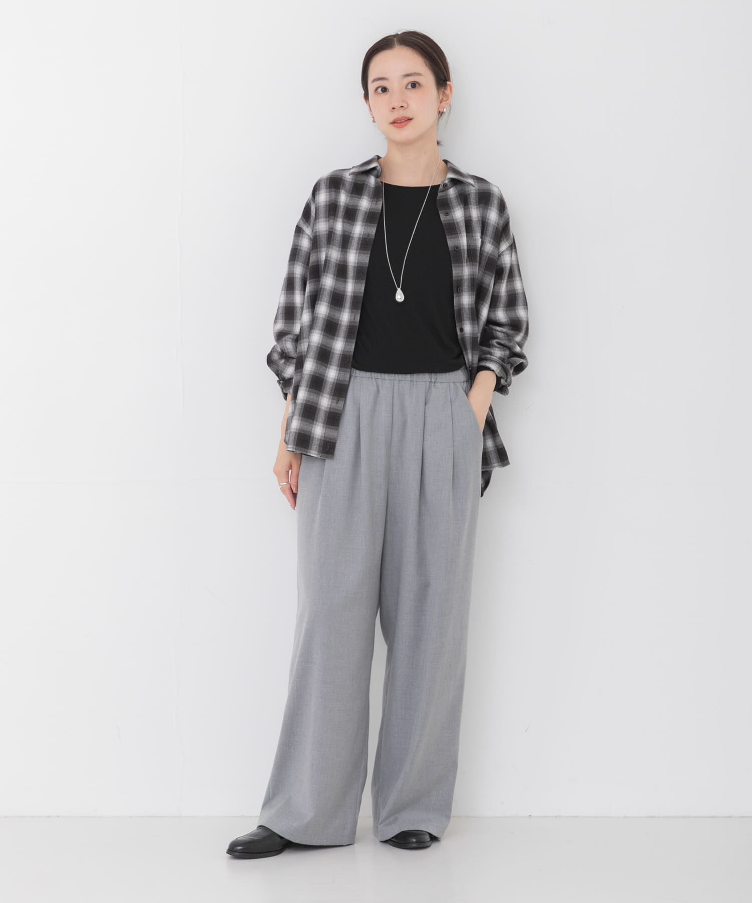 URBAN RESEARCH「『UR TECH SMOOTHLUXE』ウール混タックギャザーストレートパンツ」|その他|