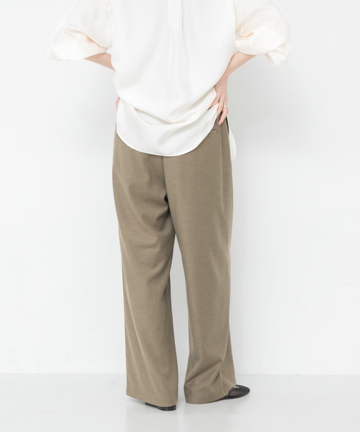 URBAN RESEARCH「『UR TECH SMOOTHLUXE』ウール混タックギャザーストレートパンツ」|その他|