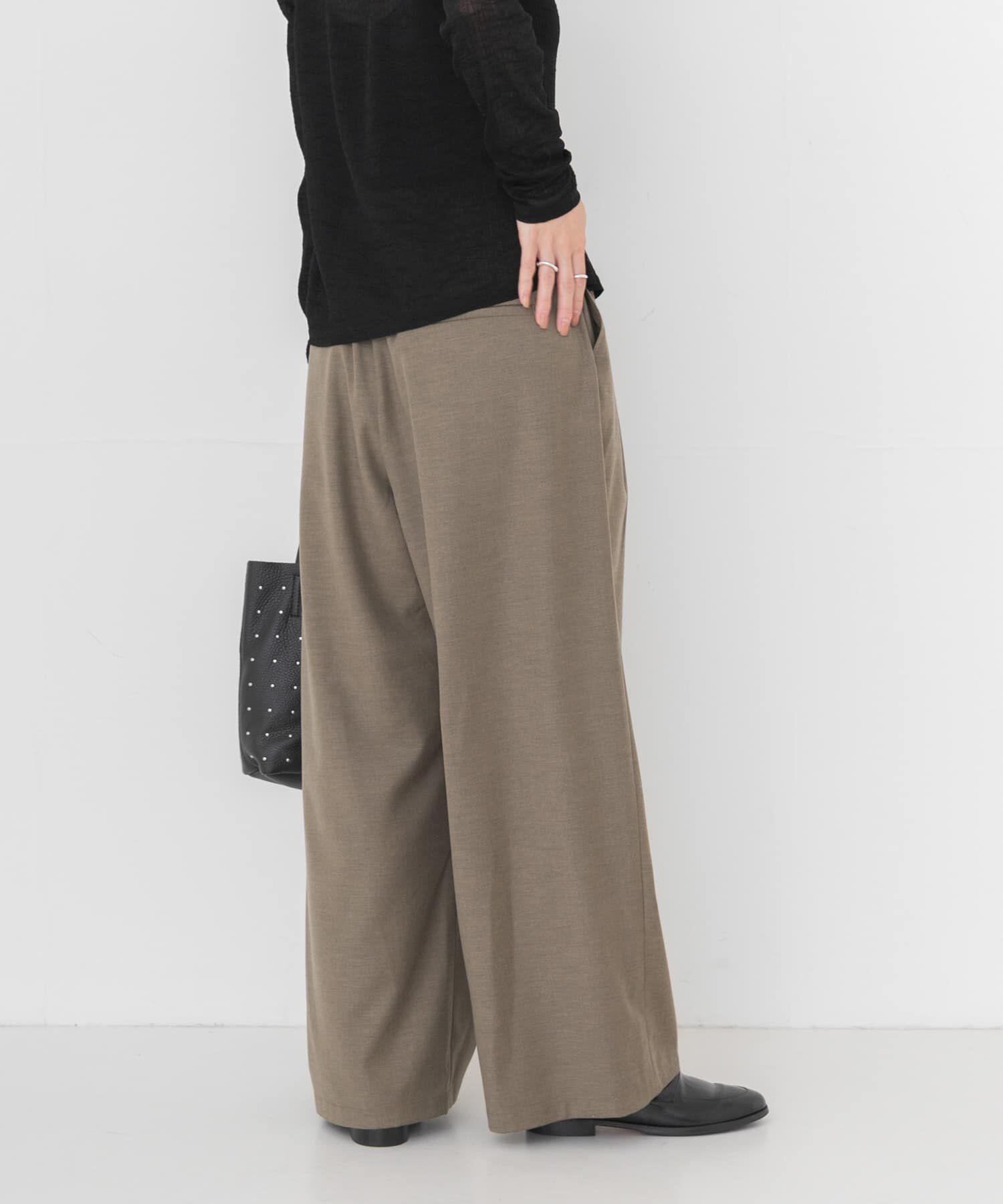 URBAN RESEARCH「『UR TECH SMOOTHLUXE』ウール混タックギャザーストレートパンツ」|その他|