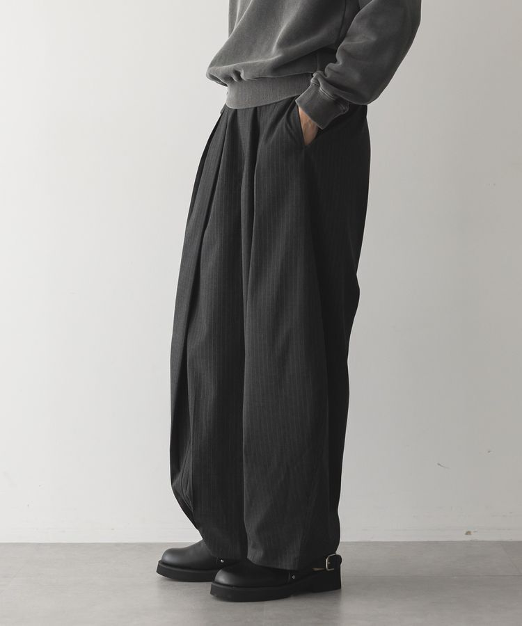 GARAGE OF GOOD CLOTHING「ストライプウールライク裾タックバレルパンツ」|その他|
