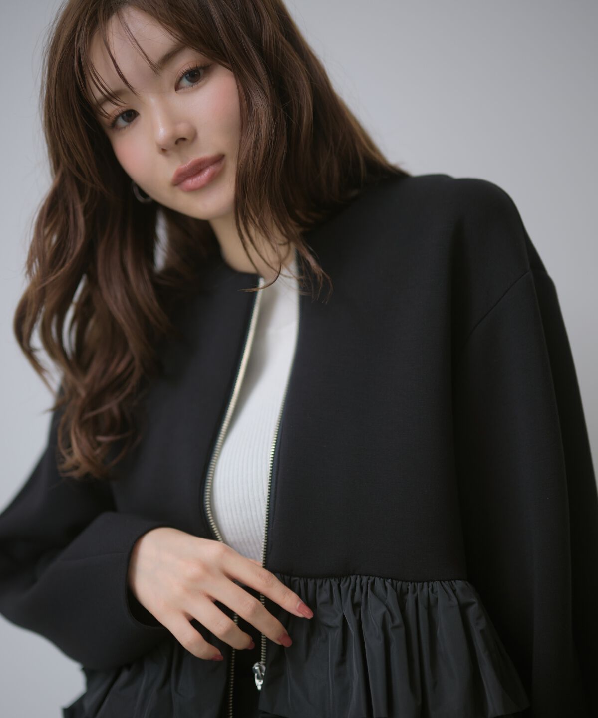アンドクチュール「異素材ペプラムジップアップジャケット」|ノーカラージャケット|