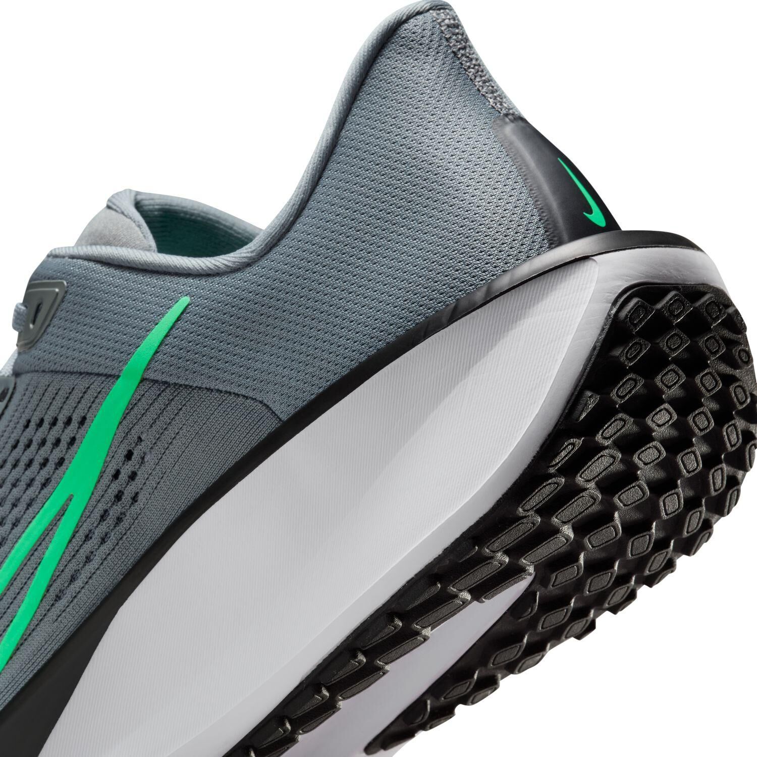 NIKE「【NIKE】QUEST 6」|スニーカー|