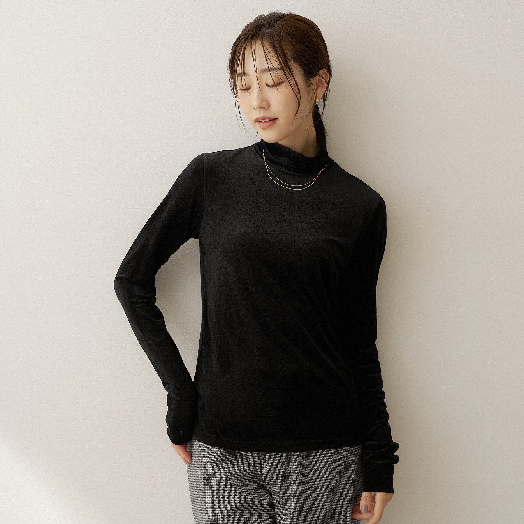 UNTITLED「【重ね着レイヤード】シアーベロアハイネックトップス」|Tシャツ・カットソー|ブラック(019)