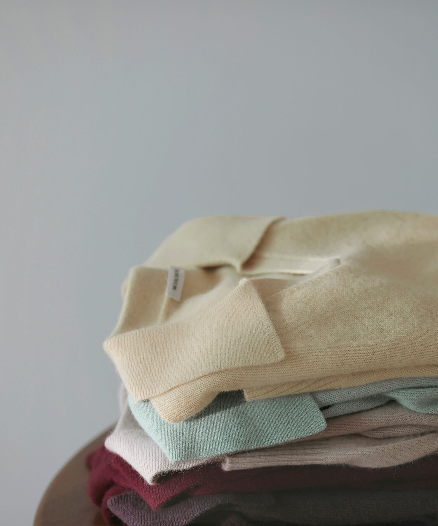  「<EC限定ｶﾗｰ:ﾗｲﾄｸﾞﾘｰﾝ><ちょうど､いい服>品よく､ゆるく｡ｽｷ」|ニット・セーター|イエロー