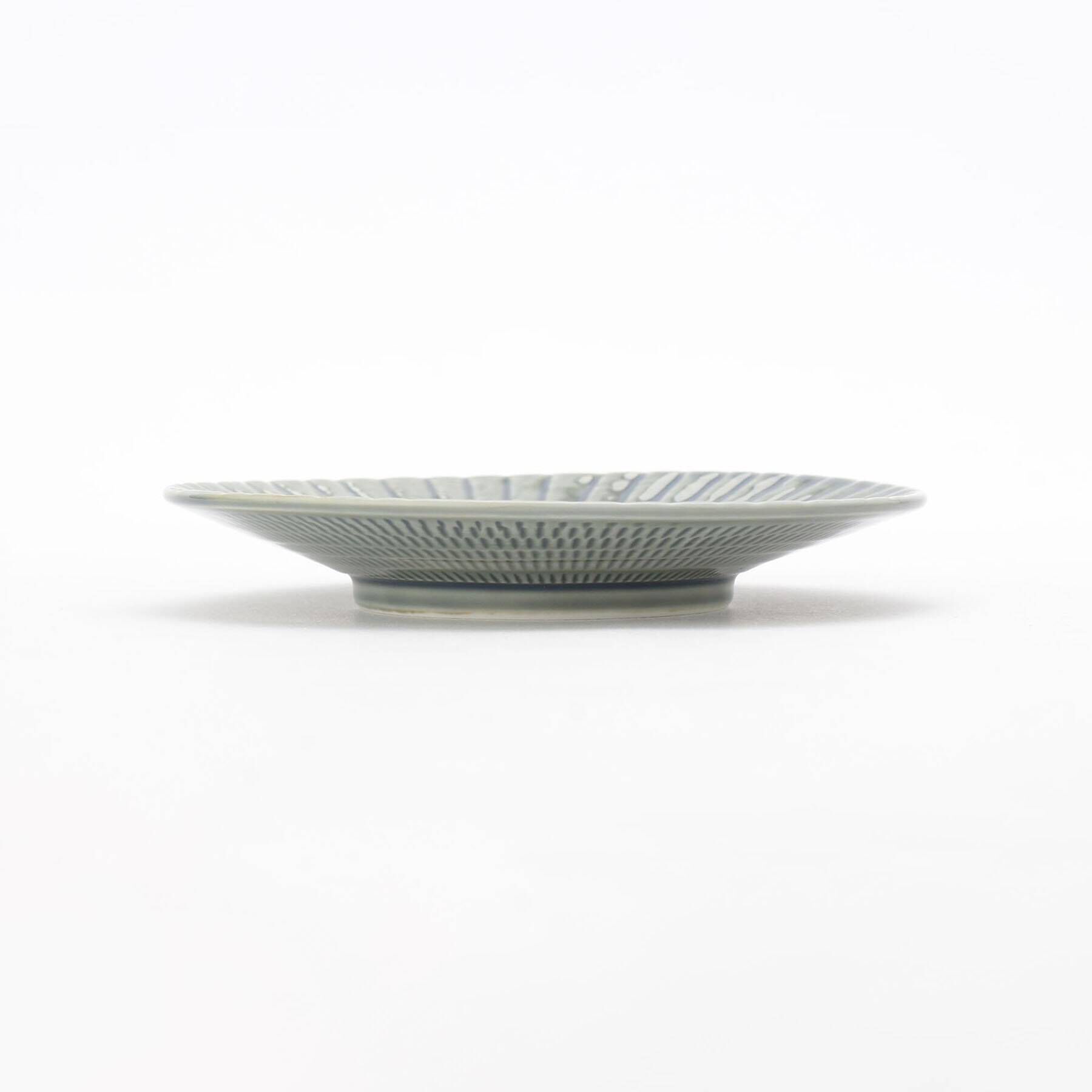 212 KITCHEN STORE「彫刻紋〈藍墨〉&phi;12cm皿 草林彫」|食器・キッチングッズ|