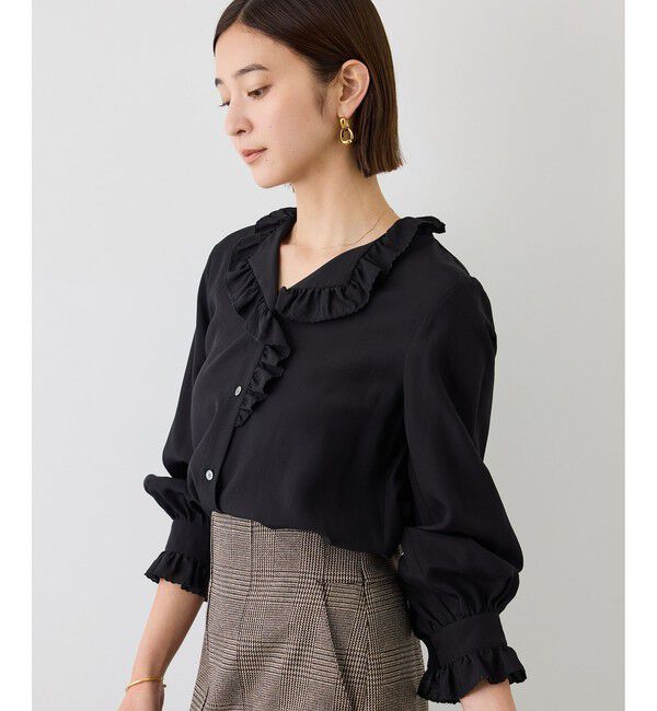 ROPE「【J'aDoRe・一部店舗限定サイズ】エンブロイダリーフリルブラウス/イージーケア」|シャツ・ブラウス|ブラック(01)