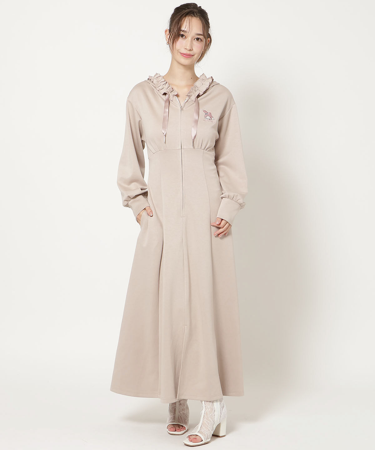 WILLSELECTION「WILLSELECTION&times;マイメロディ＆クロミ 刺繍フリルフードパーカーワンピース」|ワンピース|