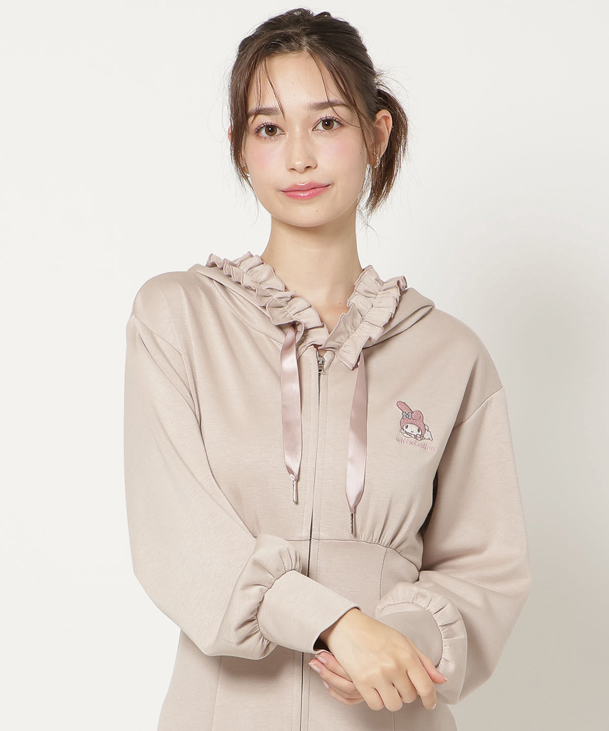 WILLSELECTION「WILLSELECTION&times;マイメロディ＆クロミ 刺繍フリルフードパーカーワンピース」|ワンピース|