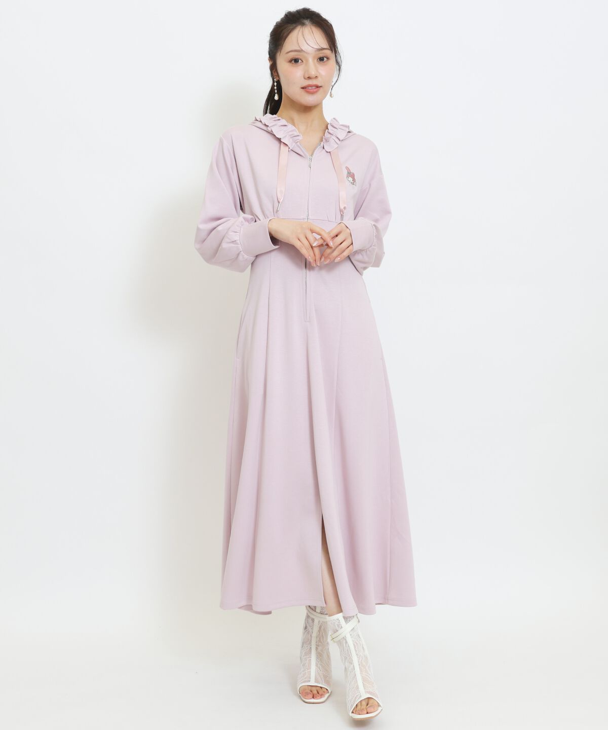 WILLSELECTION「WILLSELECTION&times;マイメロディ＆クロミ 刺繍フリルフードパーカーワンピース」|ワンピース|