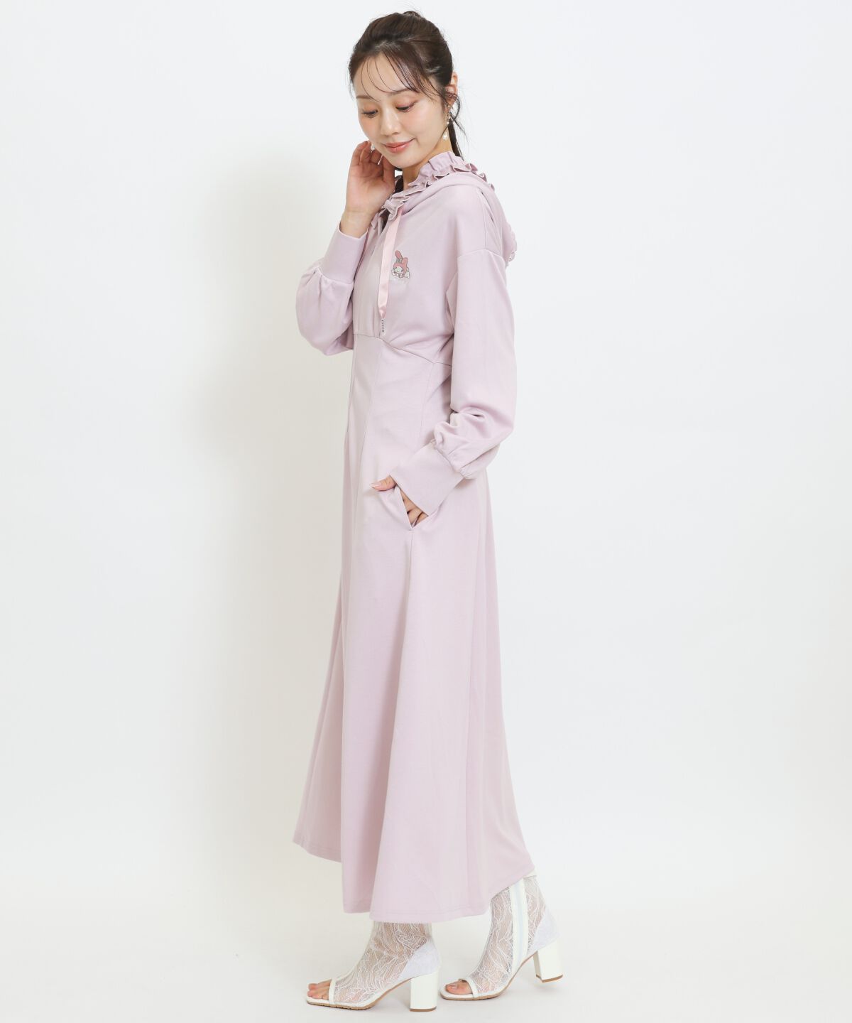 WILLSELECTION「WILLSELECTION&times;マイメロディ＆クロミ 刺繍フリルフードパーカーワンピース」|ワンピース|