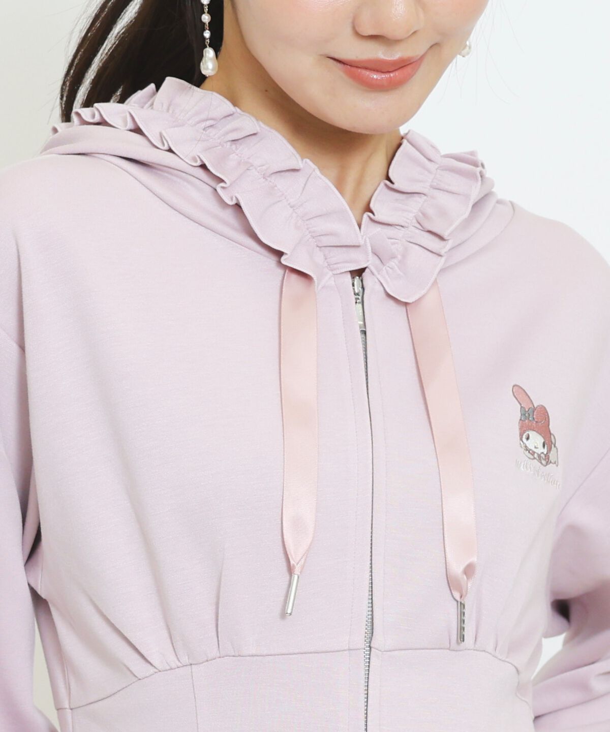 WILLSELECTION「WILLSELECTION&times;マイメロディ＆クロミ 刺繍フリルフードパーカーワンピース」|ワンピース|
