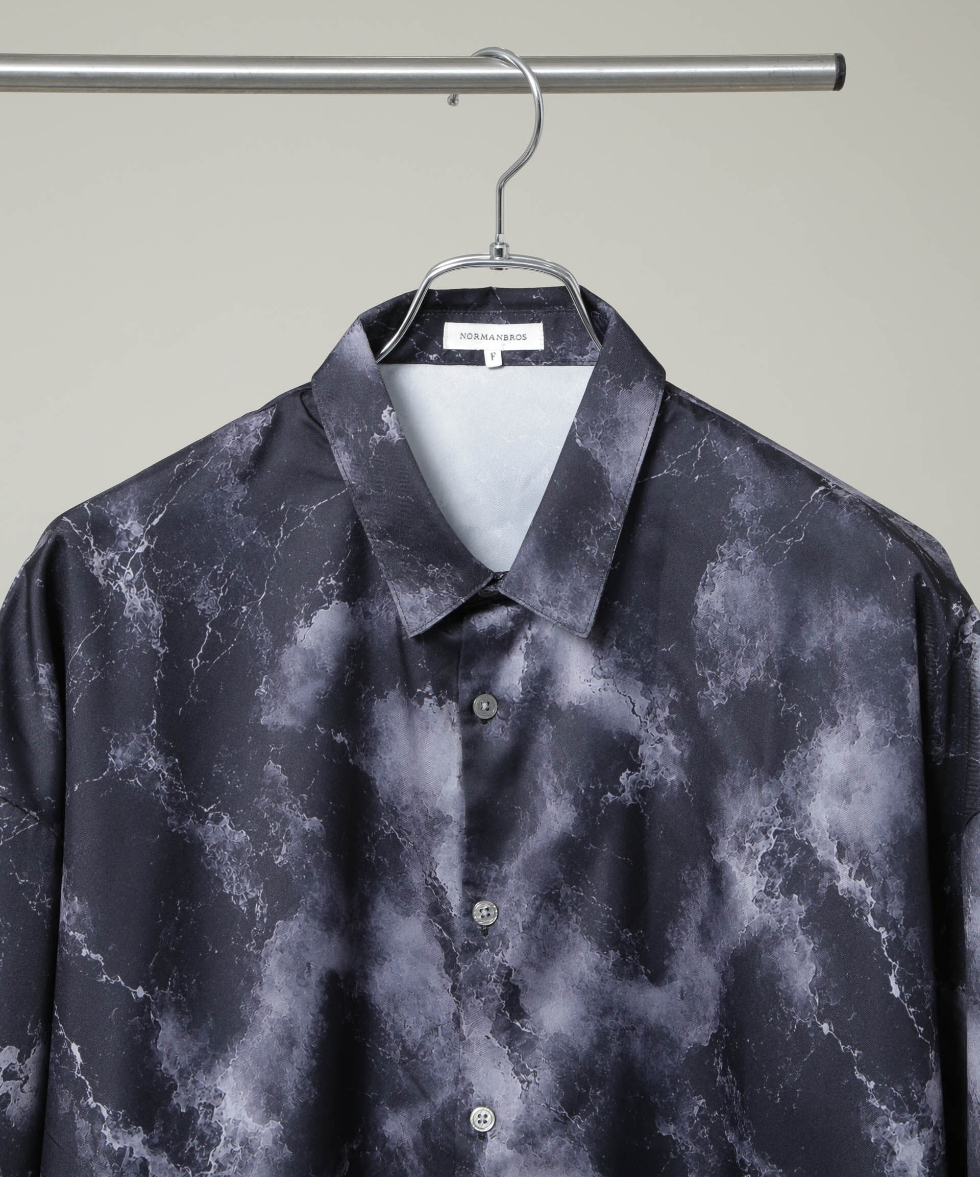 NANO universe「NORMANBROS/ショート丈オーバーサイズ総柄シャツ 半袖」|シャツ・ブラウス|