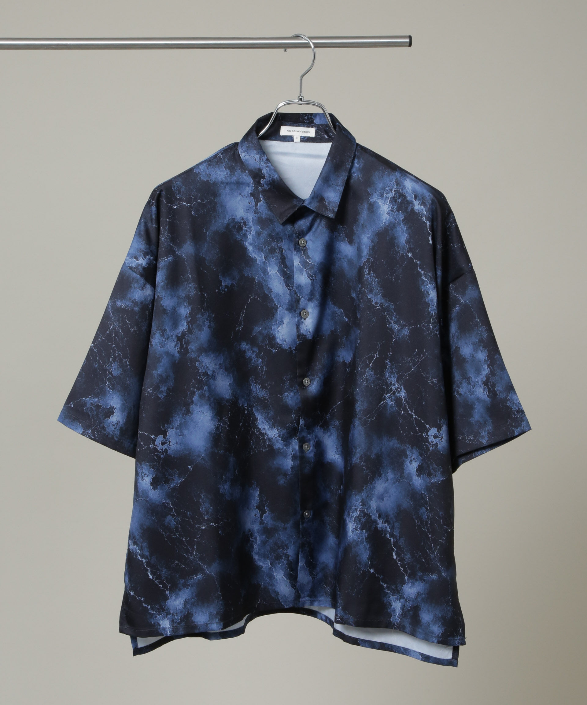 NANO universe「NORMANBROS/ショート丈オーバーサイズ総柄シャツ 半袖」|シャツ・ブラウス|ネイビー