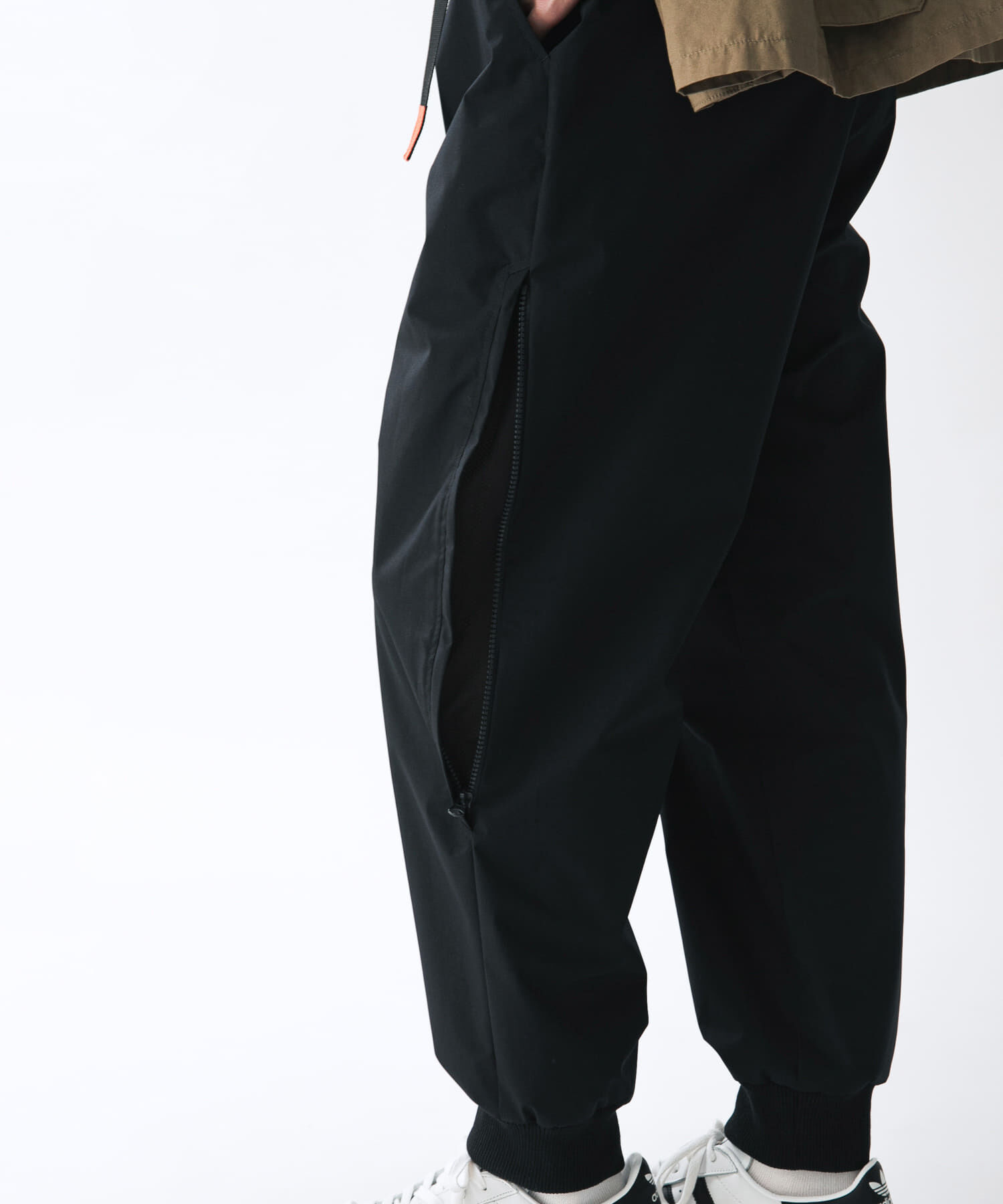 URBAN RESEARCH ROSSO「『別注』+phenix　WINDSTOPPER by GORE-TEX LABS リブジョガーパンツ」|その他|
