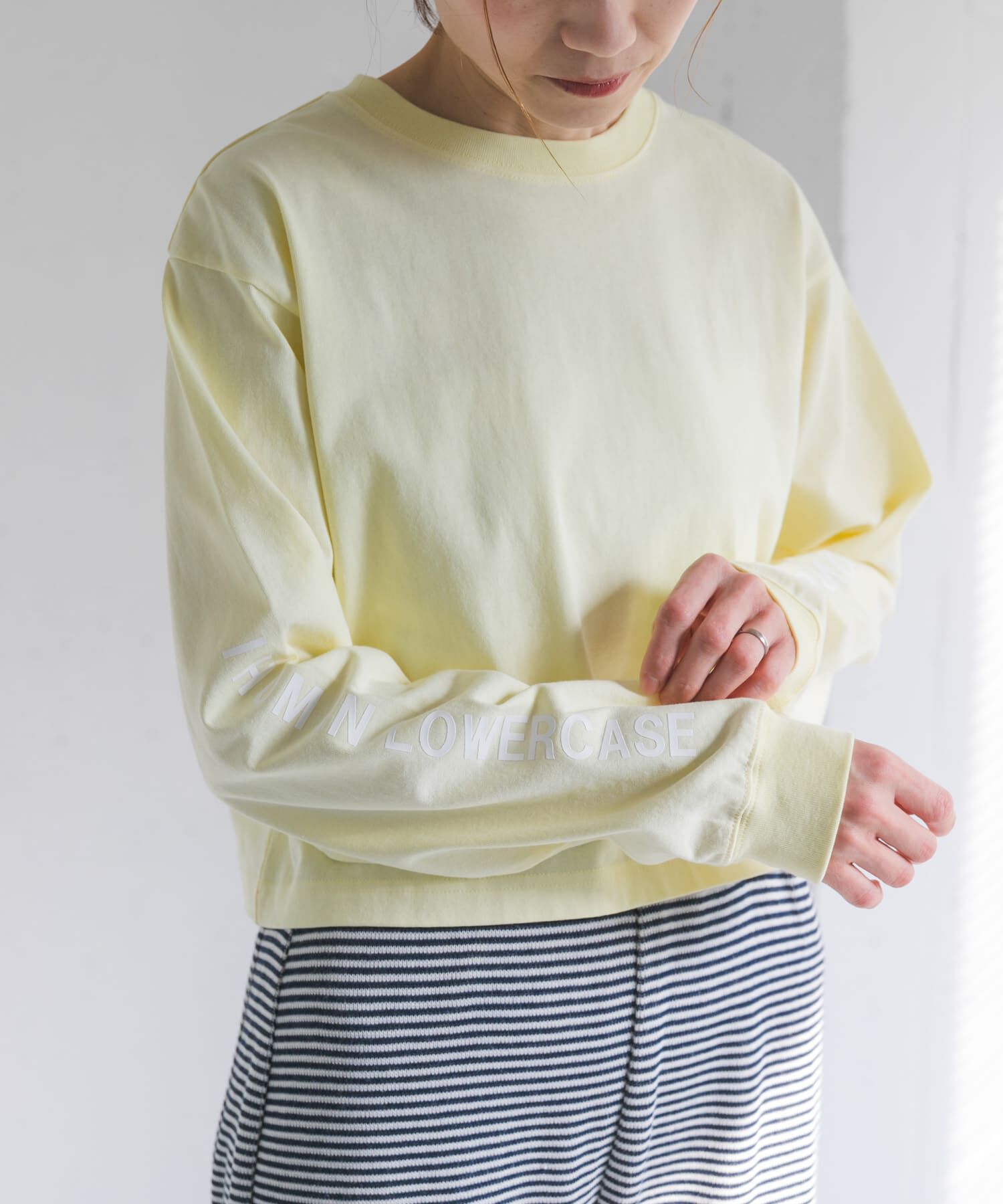 URBAN RESEARCH DOORS「FORK&SPOON　スリーブロゴクロップドTシャツ」|Tシャツ・カットソー|イエロー系その他
