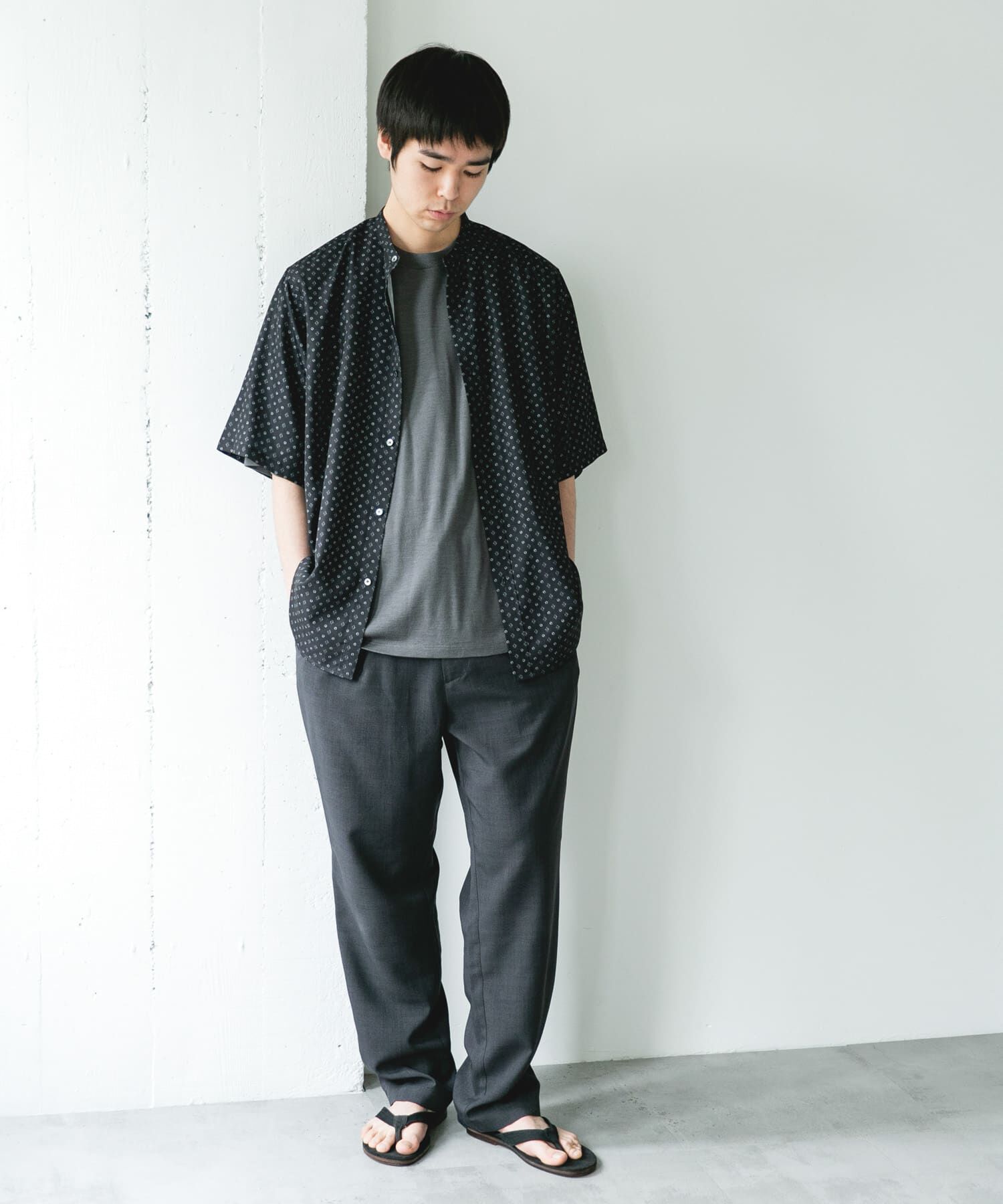 URBAN RESEARCH DOORS「バンドカラーショートスリーブ 総柄シャツ」|シャツ・ブラウス|