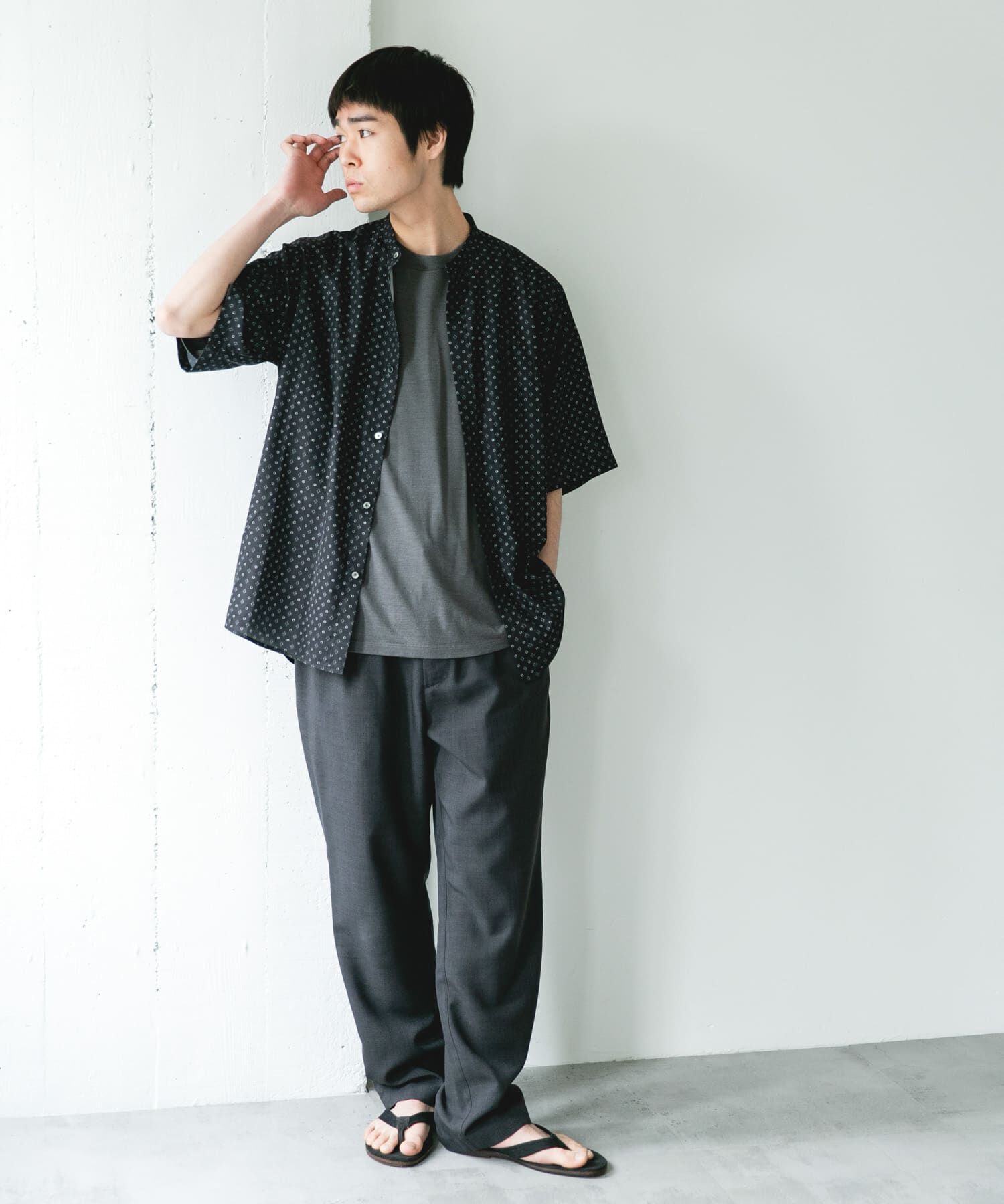 URBAN RESEARCH DOORS「バンドカラーショートスリーブ 総柄シャツ」|シャツ・ブラウス|