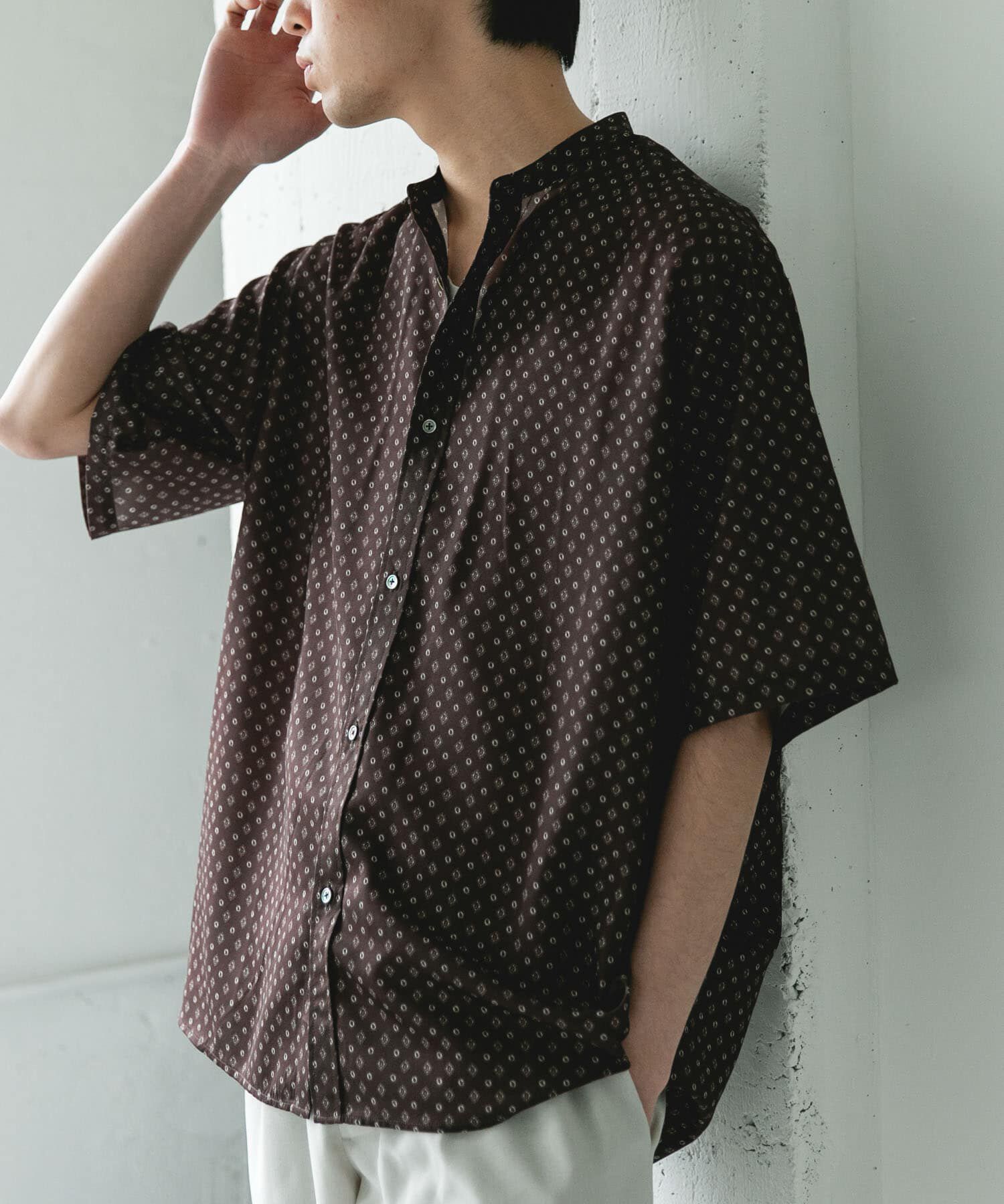 URBAN RESEARCH DOORS「バンドカラーショートスリーブ 総柄シャツ」|シャツ・ブラウス|