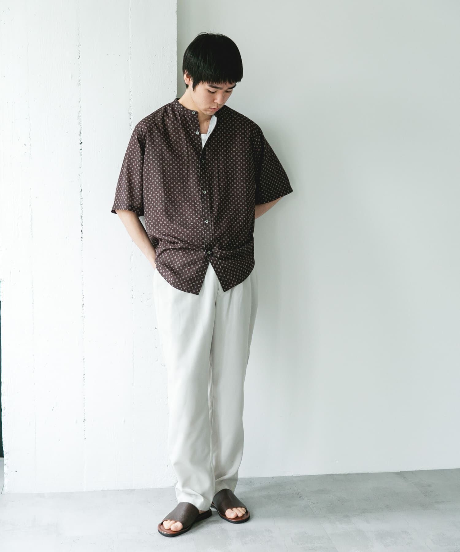 URBAN RESEARCH DOORS「バンドカラーショートスリーブ 総柄シャツ」|シャツ・ブラウス|