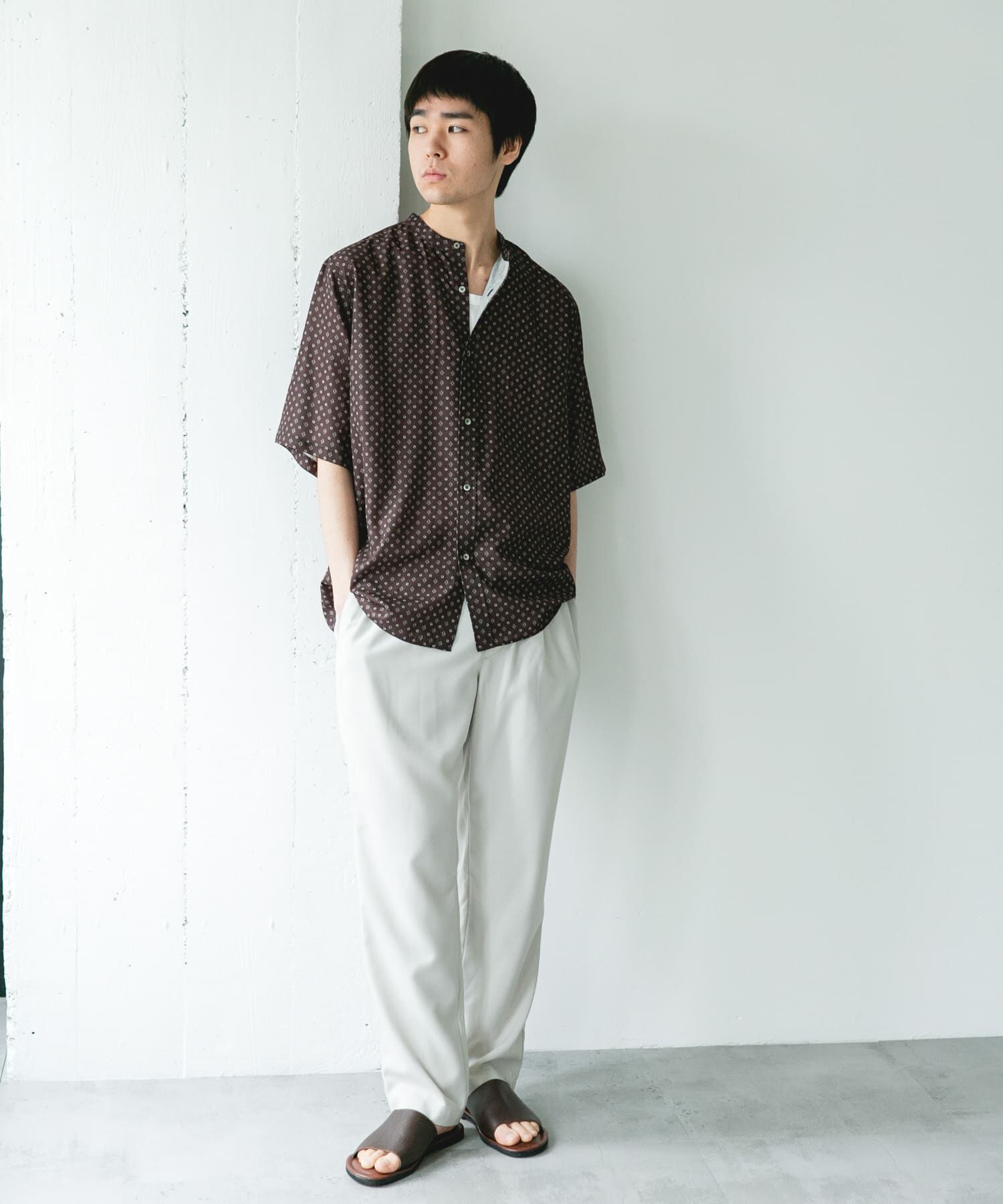 URBAN RESEARCH DOORS「バンドカラーショートスリーブ 総柄シャツ」|シャツ・ブラウス|