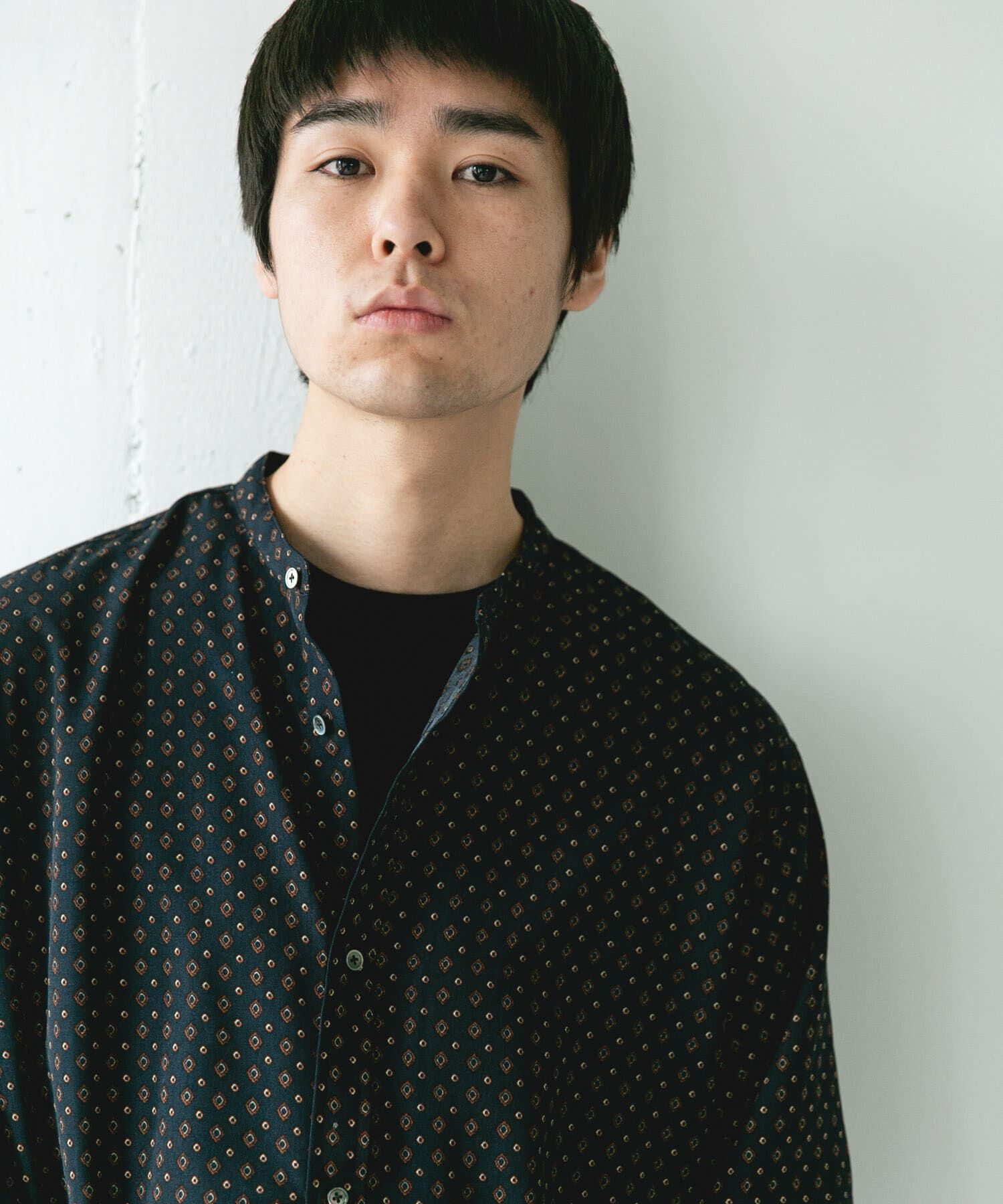 URBAN RESEARCH DOORS「バンドカラーショートスリーブ 総柄シャツ」|シャツ・ブラウス|