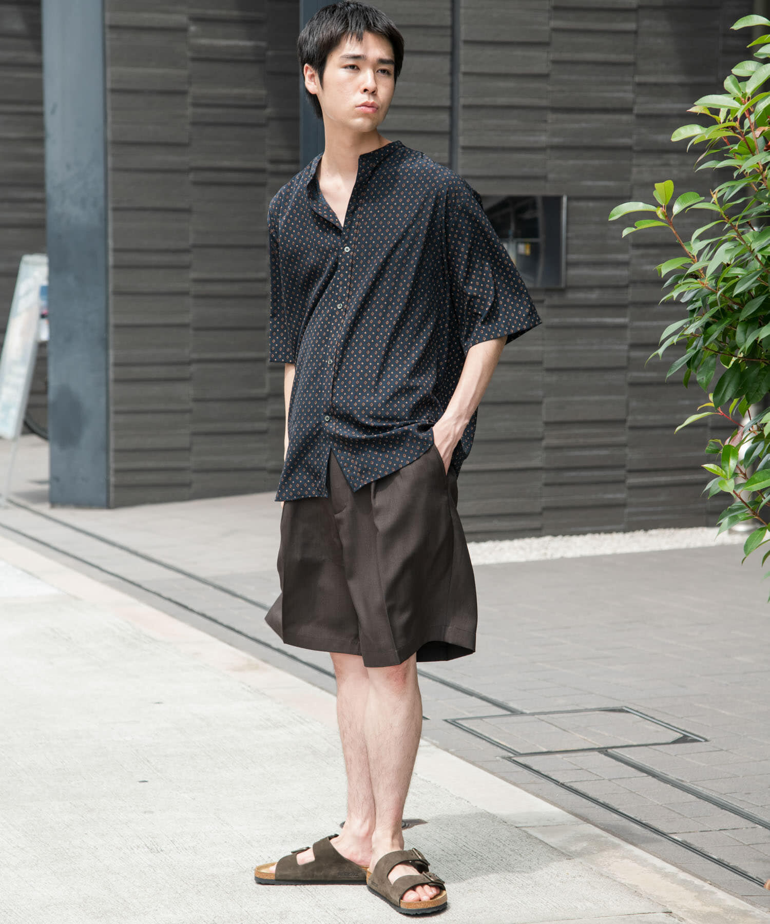 URBAN RESEARCH DOORS「バンドカラーショートスリーブ 総柄シャツ」|シャツ・ブラウス|