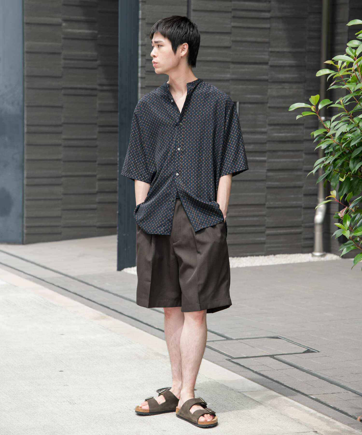 URBAN RESEARCH DOORS「バンドカラーショートスリーブ 総柄シャツ」|シャツ・ブラウス|