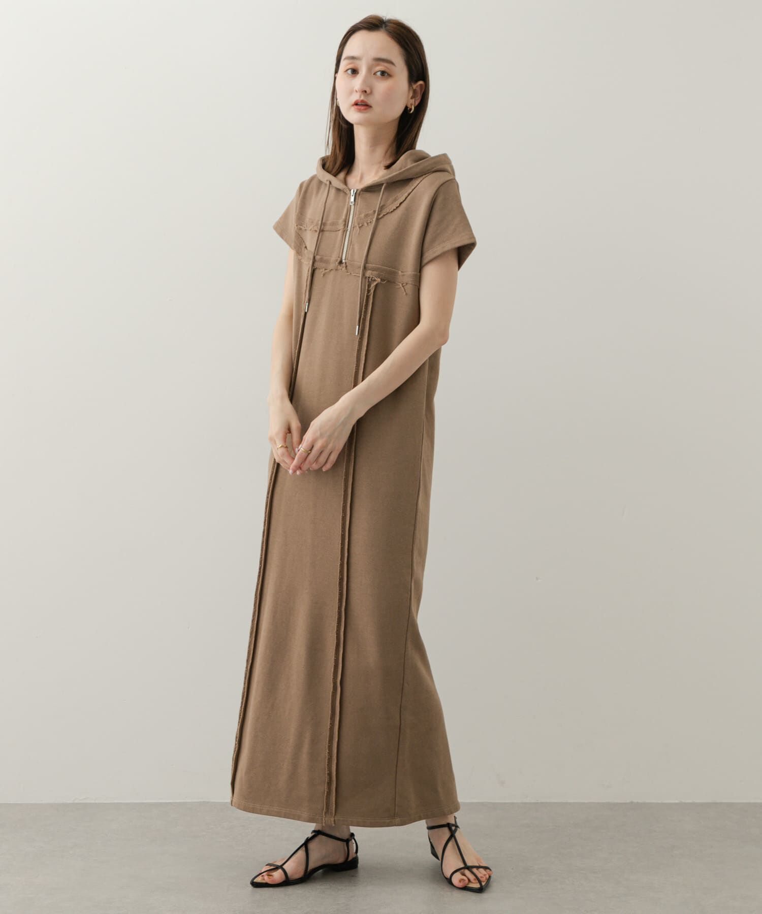 SENSE OF PLACE by URBAN RESEARCH「フーディージップワンピース」|ワンピース|