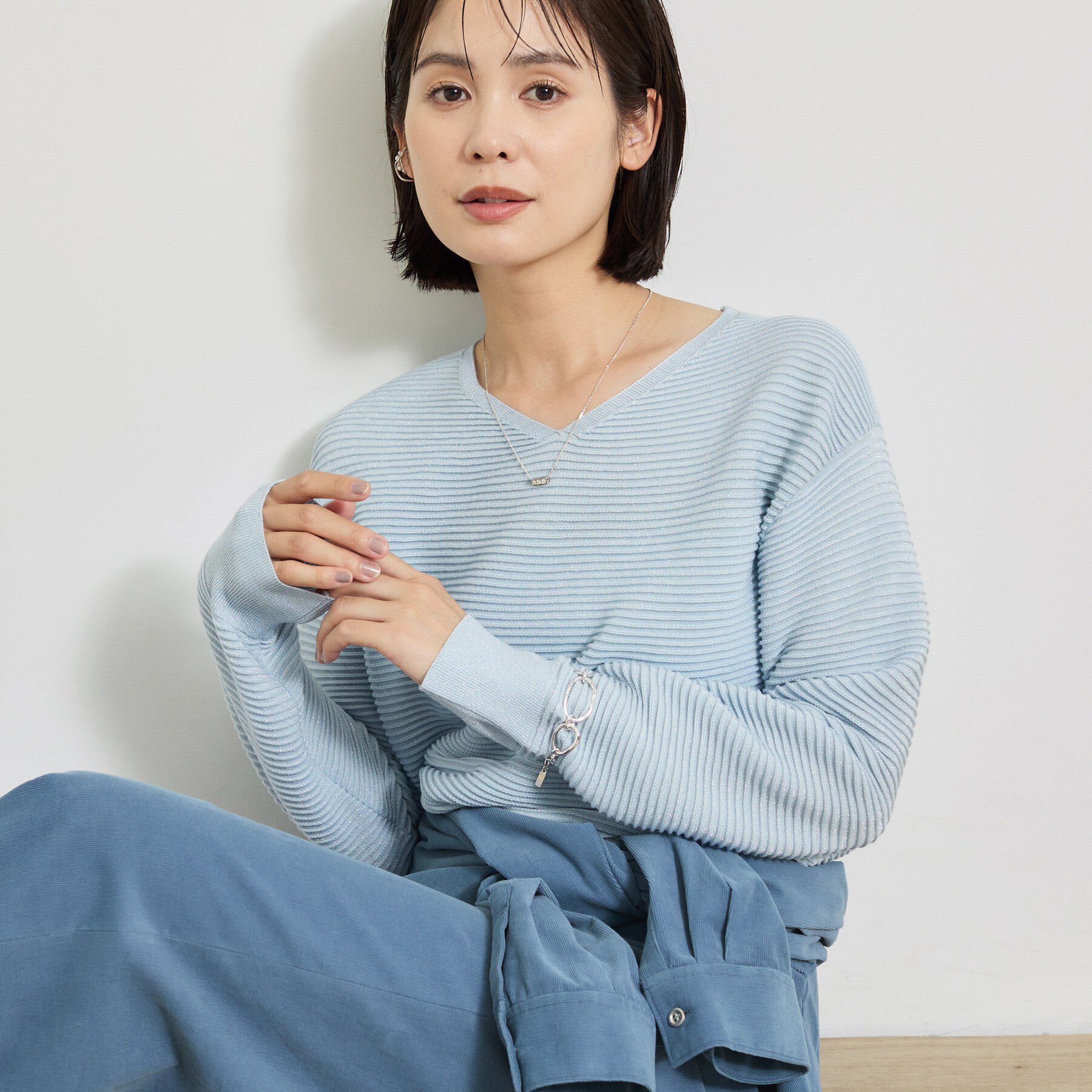 INDIVI「【ウール混／体型カバー】ラメガーター編み Vネックニット」|ニット・セーター|ブルー(091)