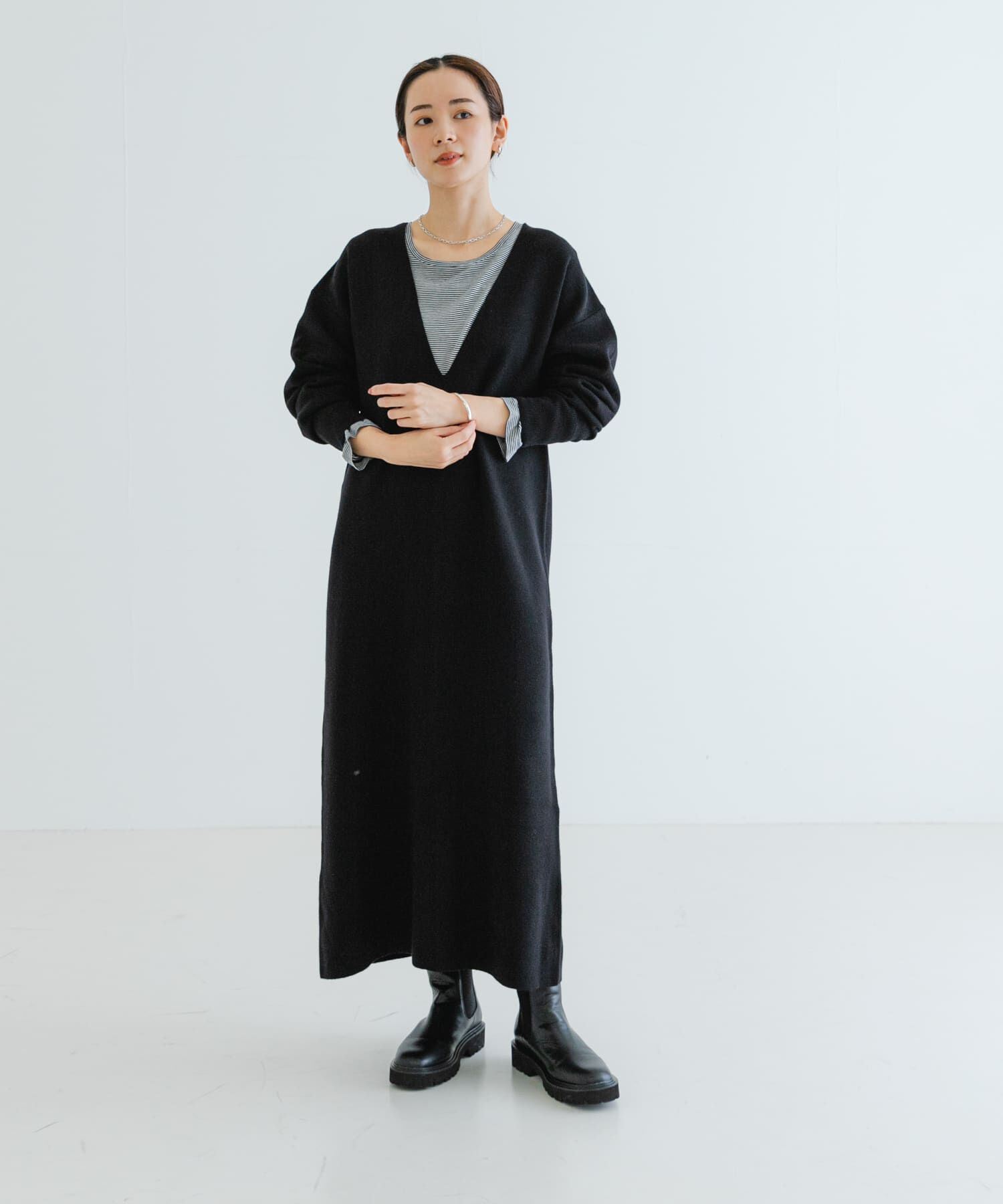 URBAN RESEARCH「深Vネックニットワンピース」|ワンピース|