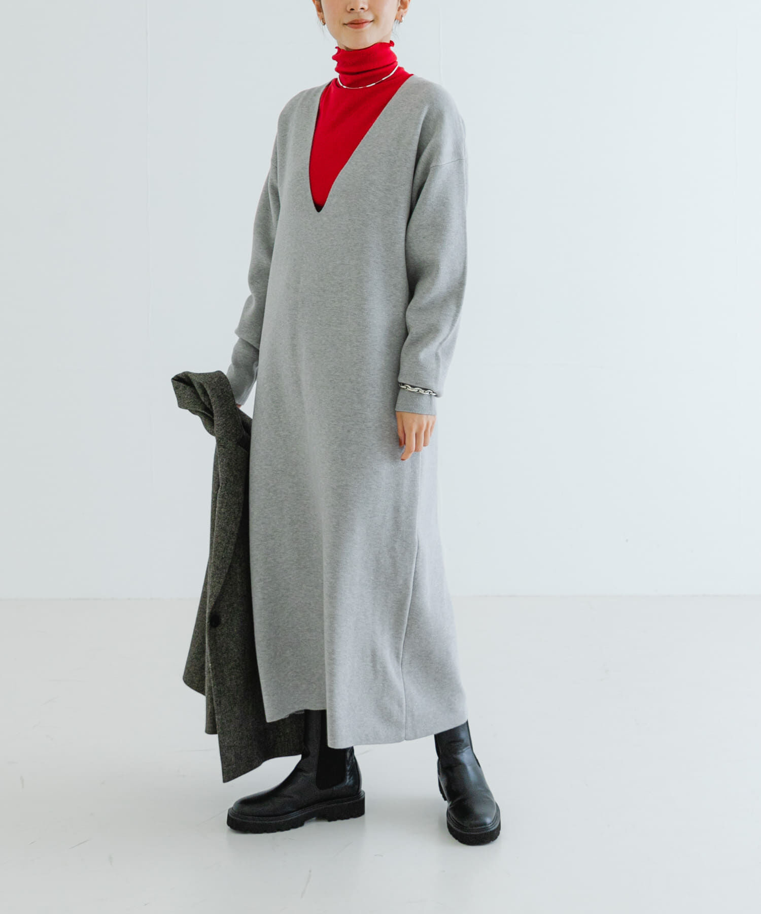 URBAN RESEARCH「深Vネックニットワンピース」|ワンピース|