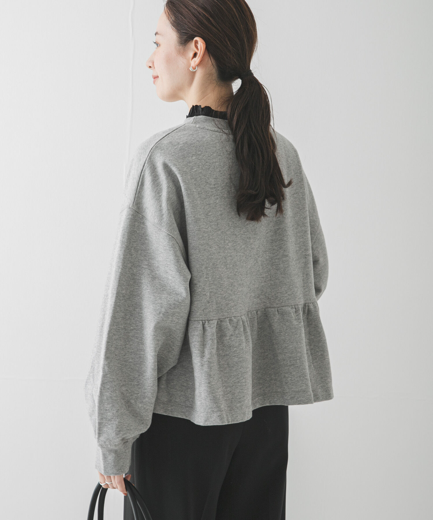 URBAN RESEARCH「GANNI　ISOLI CREWNECK PEPLUM」|スウェット・ジャージ|