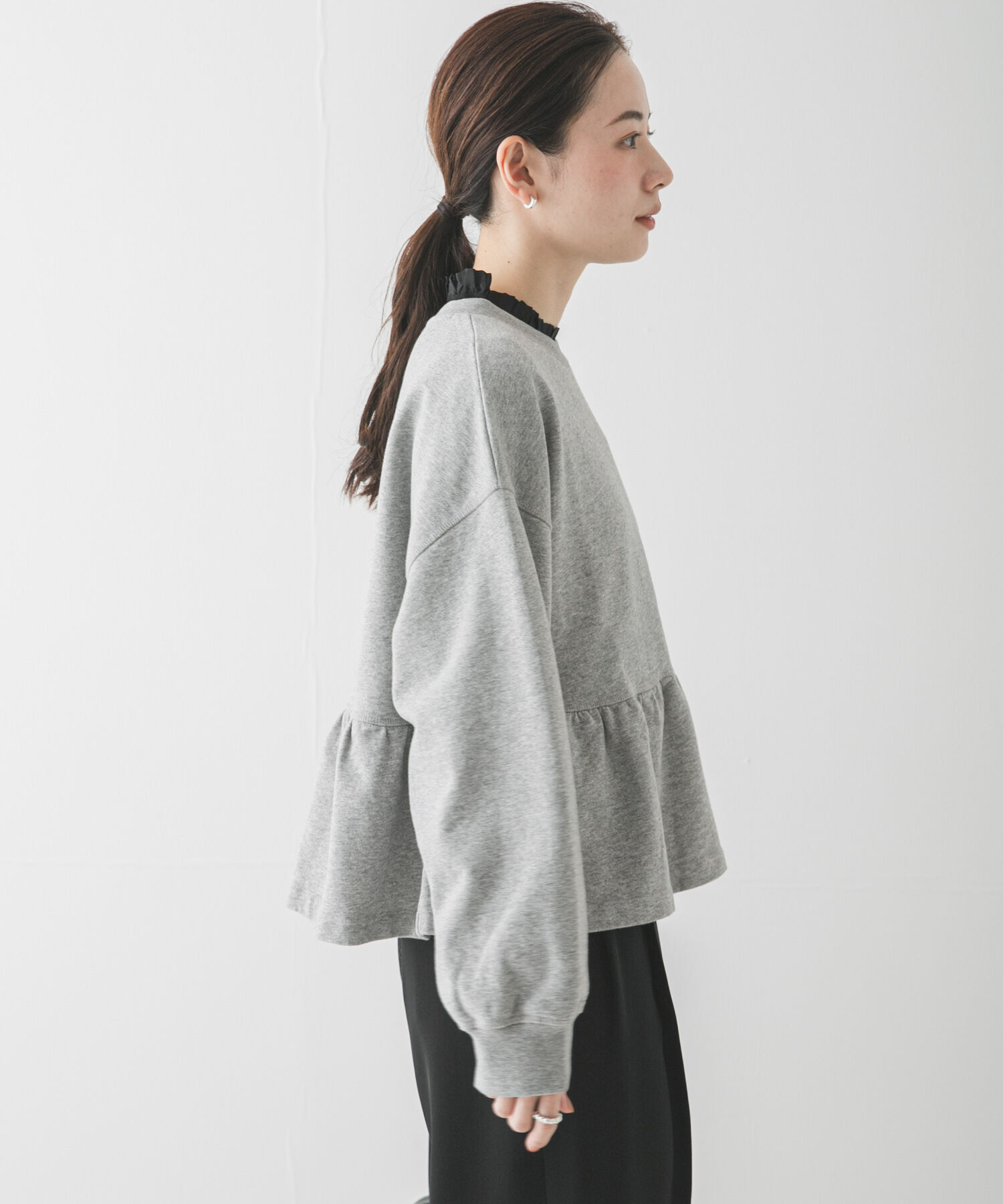 URBAN RESEARCH「GANNI　ISOLI CREWNECK PEPLUM」|スウェット・ジャージ|