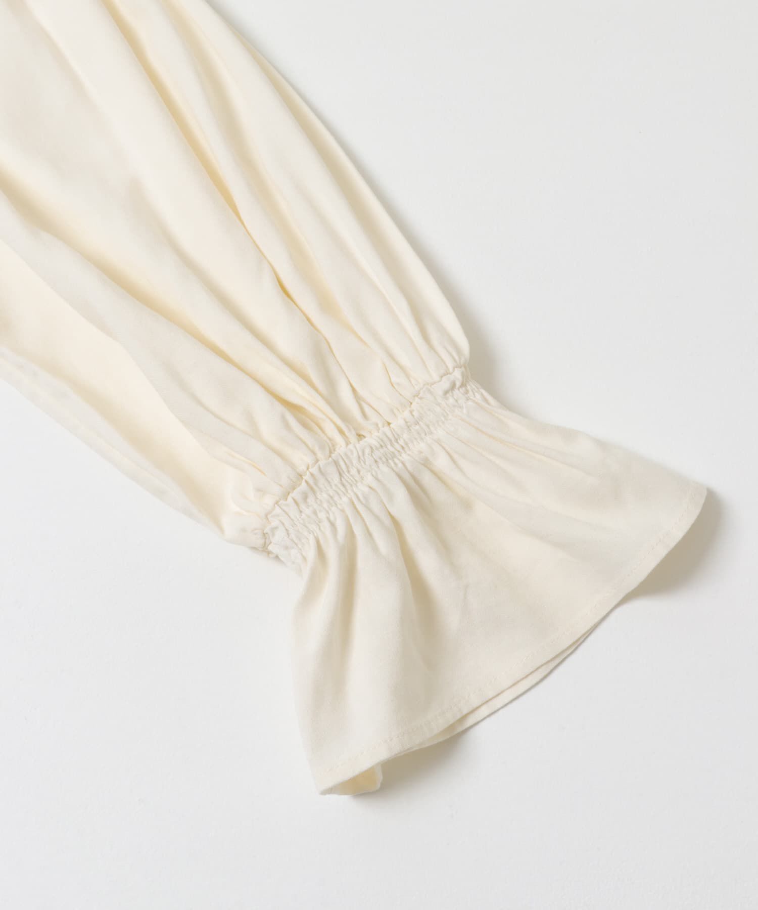 URBAN RESEARCH「Picchi Nia　SOFT IVORY」|ワンピース|