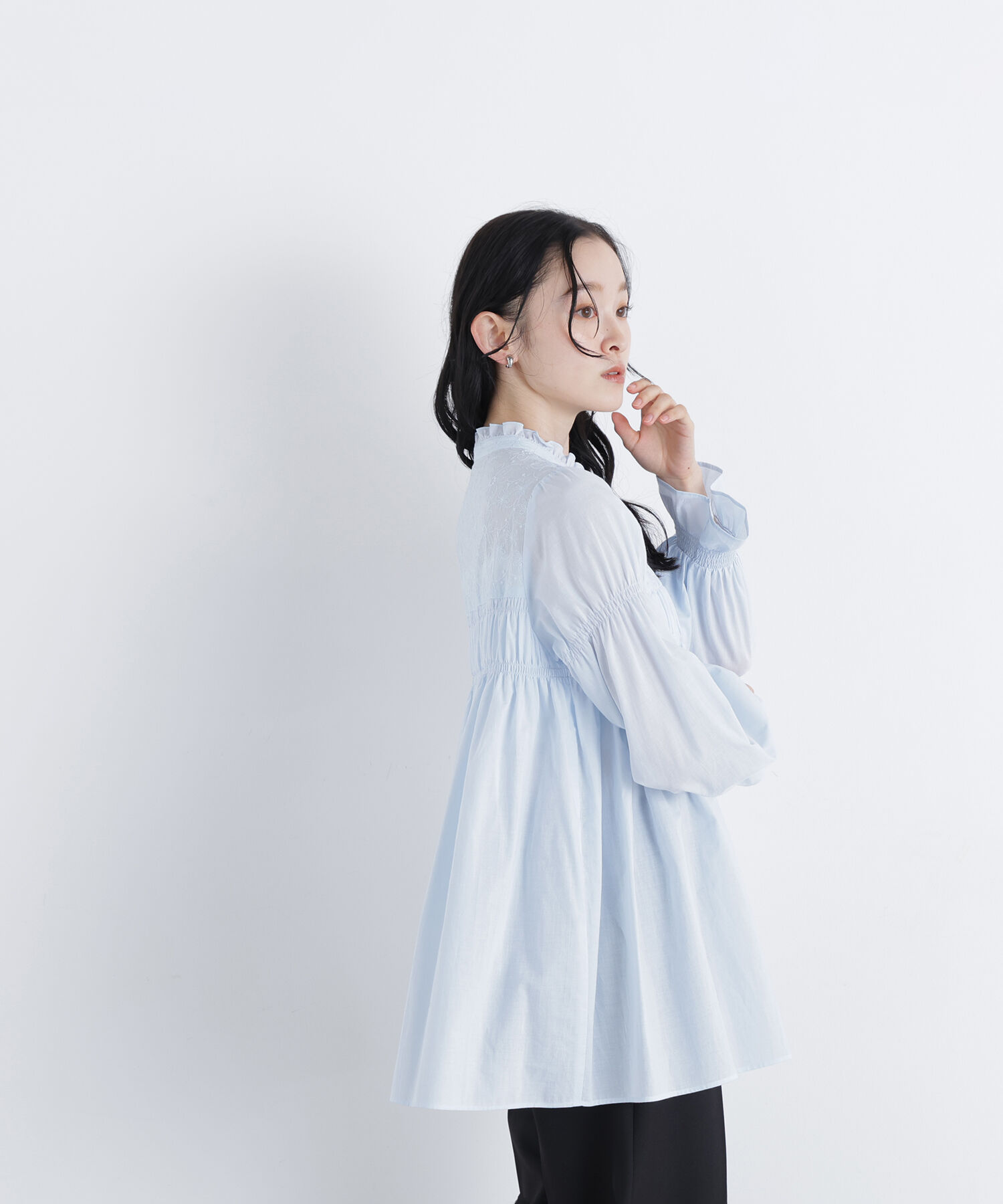  「〈N.〉刺繍切替シャーリングブラウス」|シャツ・ブラウス|
