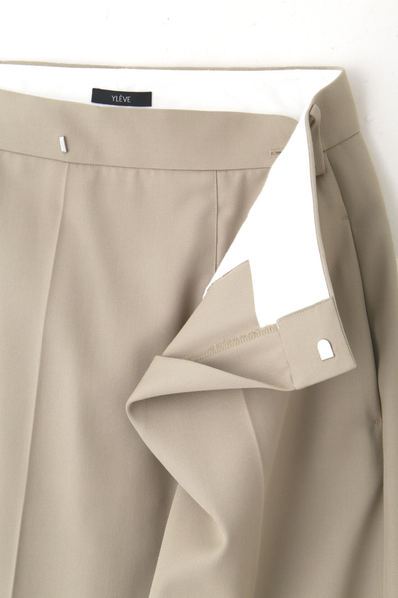 YLEVE 「YLEVE / WOOL SURGE TROUSERS」|その他|