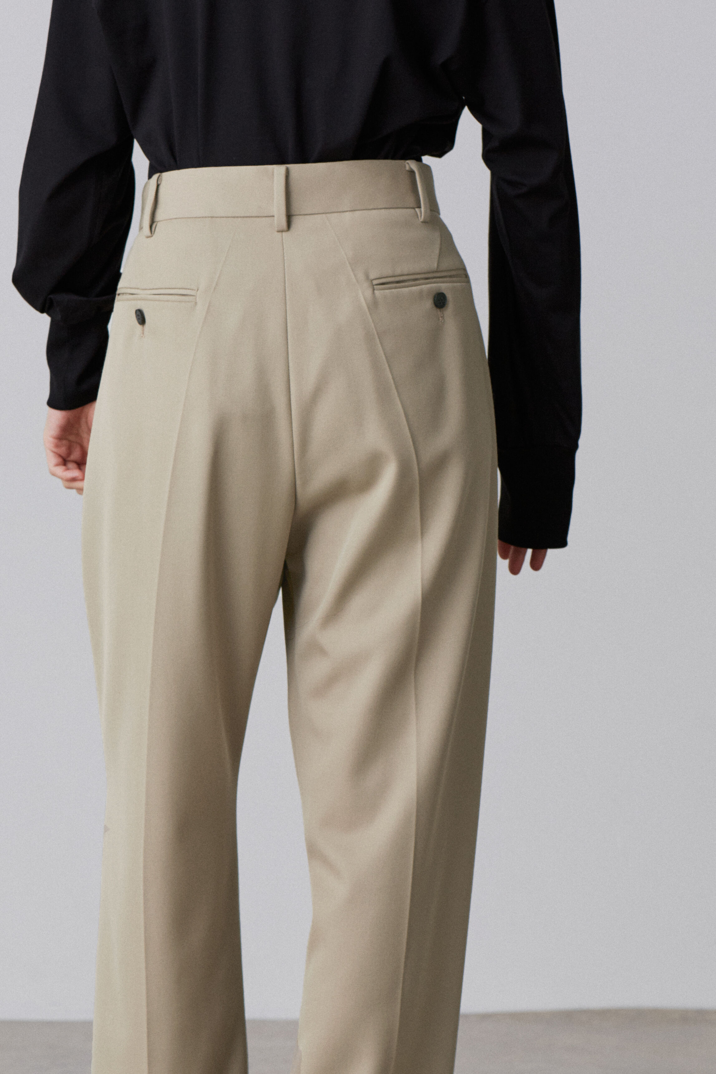 YLEVE 「YLEVE / WOOL SURGE TROUSERS」|その他|