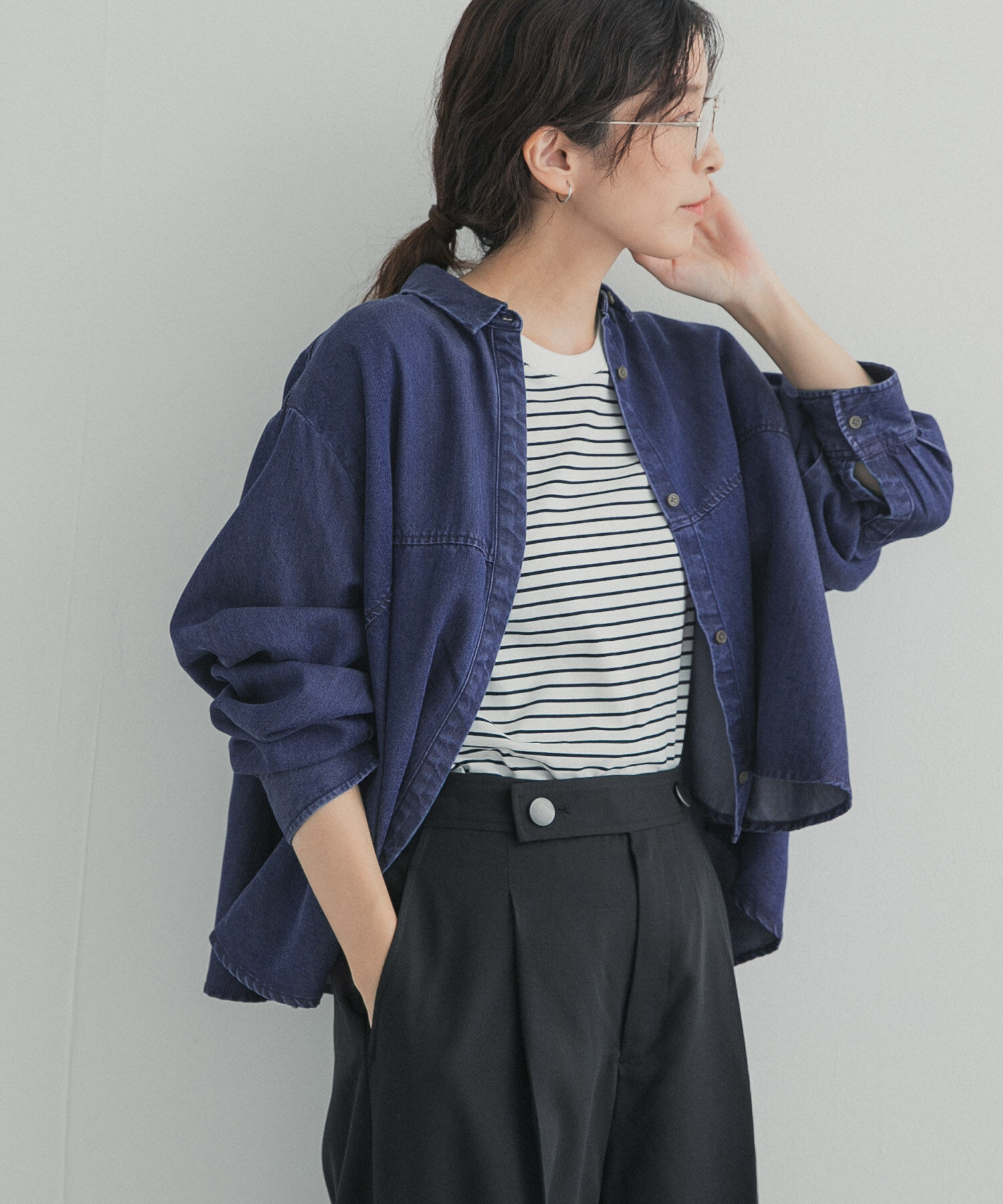 URBAN RESEARCH DOORS「デニム切替ショート丈シャツ 26AW」|シャツ・ブラウス|ワンウォッシュ