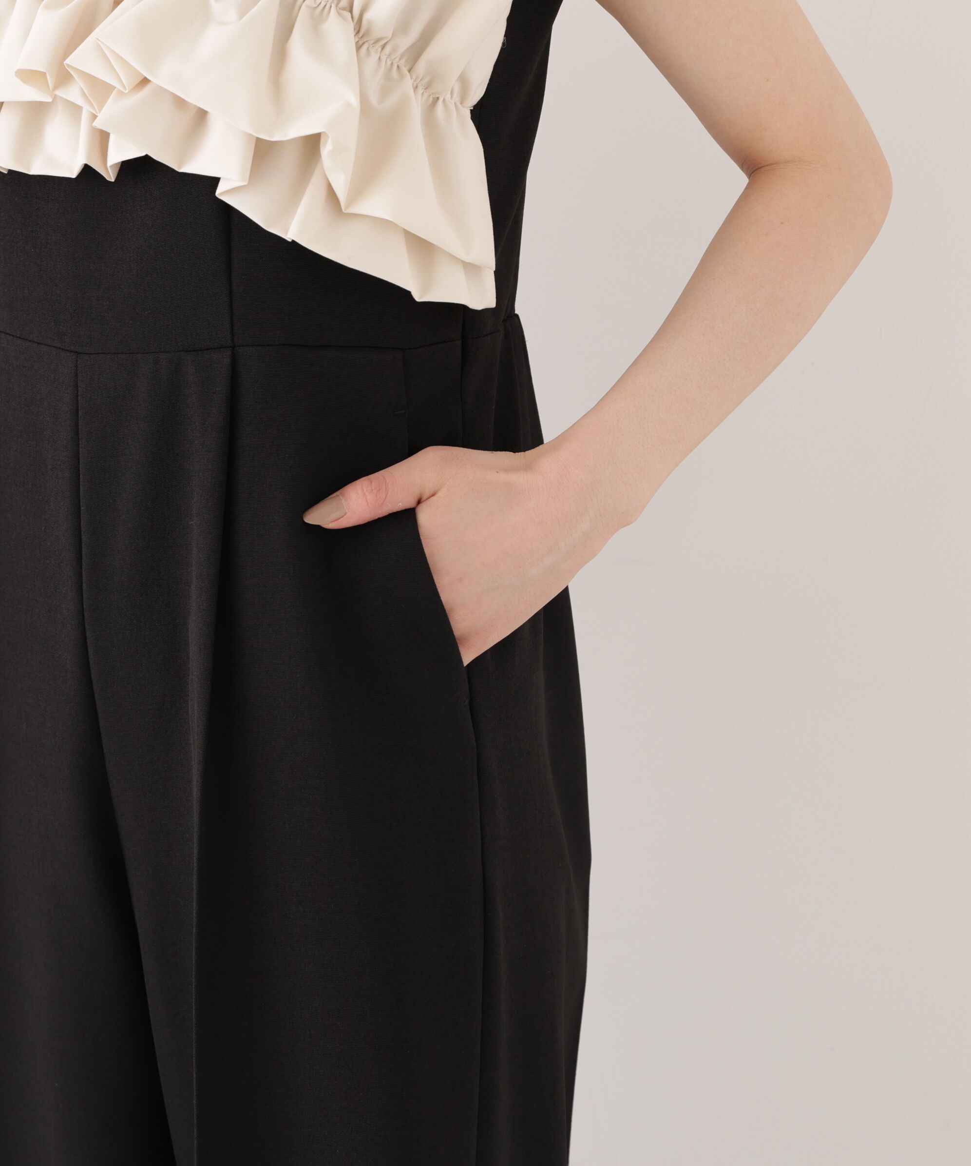 PROPORTION BODY DRESSING「フリルカラーオールインワン 26AW」|ワンピース|