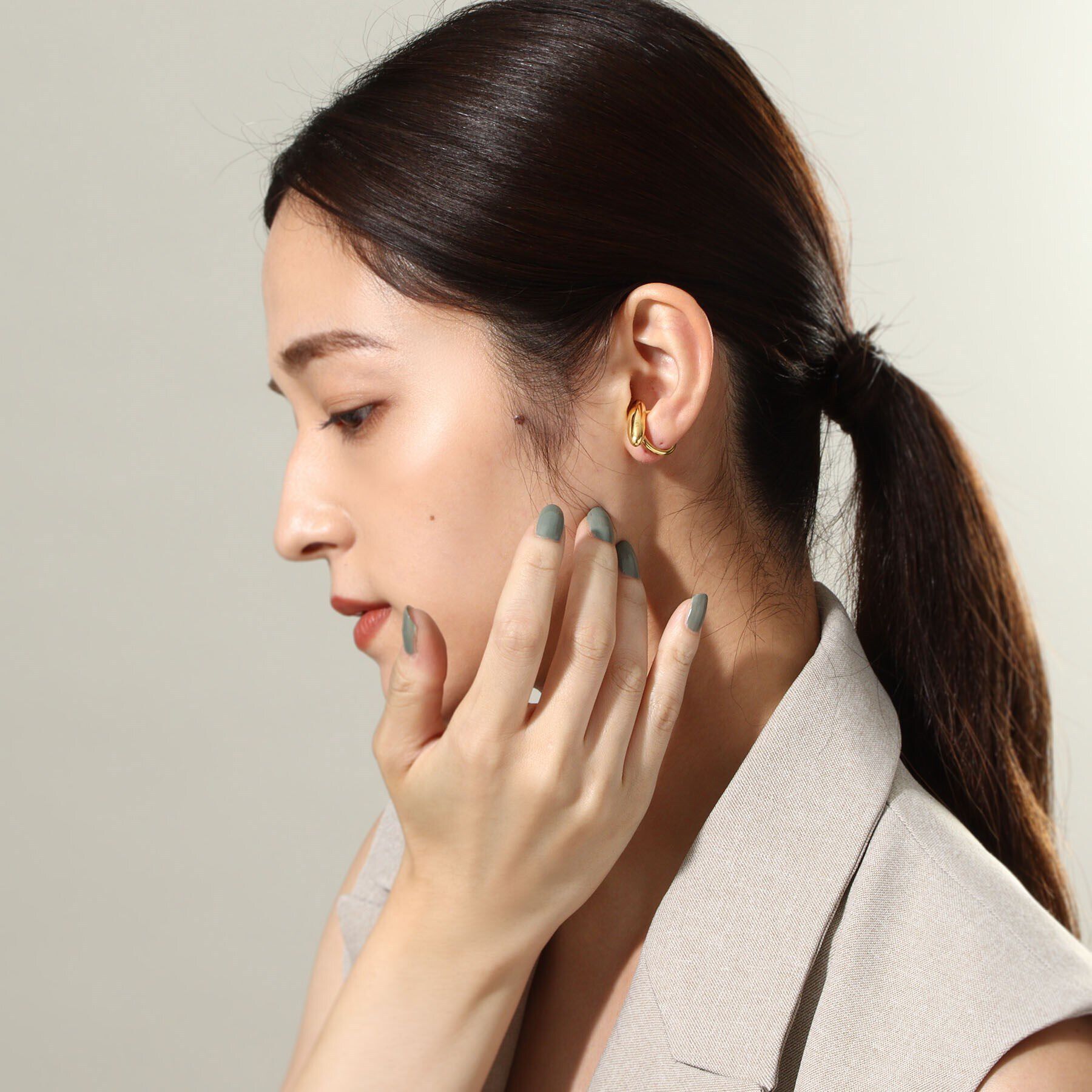 COCOSHNIK ONKITSCH「シルバー オーバルモチーフ ラージイヤーカフ GP」|イヤーカフ|
