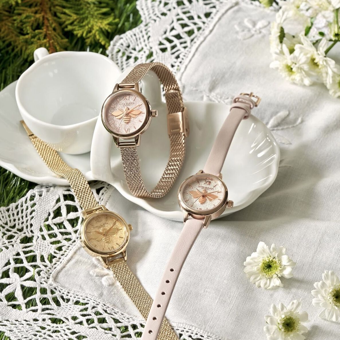 OLIVIA BURTON 「〈OLIVIA BURTON(ｵﾘﾋﾞｱﾊﾞｰﾄﾝ)〉ｼｸﾞ ﾈﾁｬｰ ﾐﾆﾗｯｷｰﾋﾞｰ ﾌﾞﾗｯｼｭｸﾞﾘｯﾀｰ ﾛｰｽﾞｺﾞｰﾙﾄﾞﾒｯｼｭ」|腕時計|